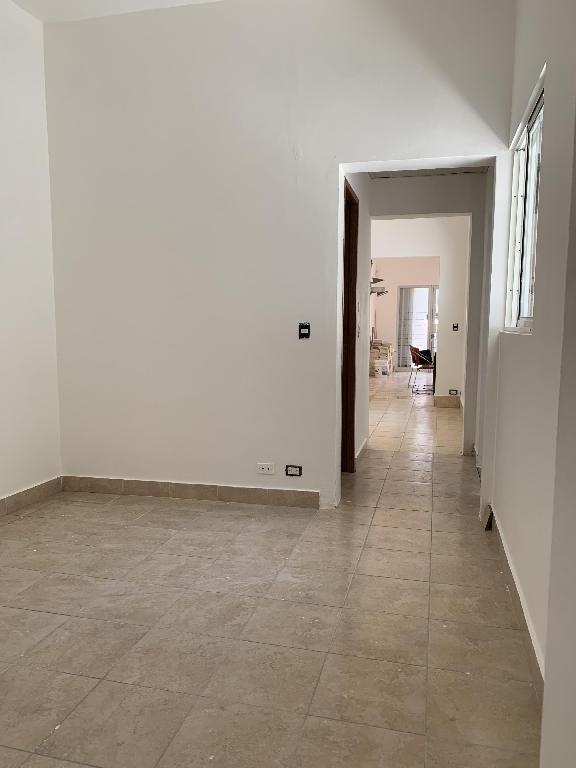 Alquilo local comercial. Zona Colonial 1ER. Piso  100 M2  Foto 7261937-4.jpg