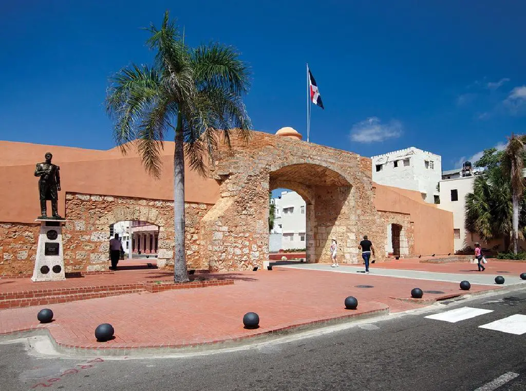 Apartamento 1er piso Zona colonial 100M2 Foto 7262028-4.jpg