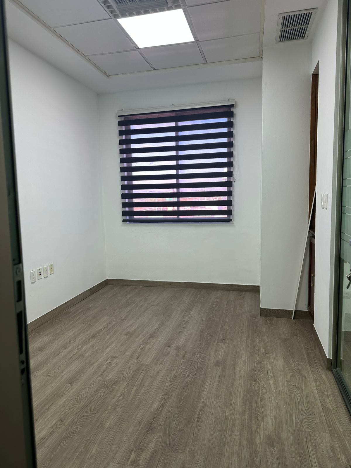 Local comercial en alquiler Ensanche Paraiso Foto 7262191-11.jpg