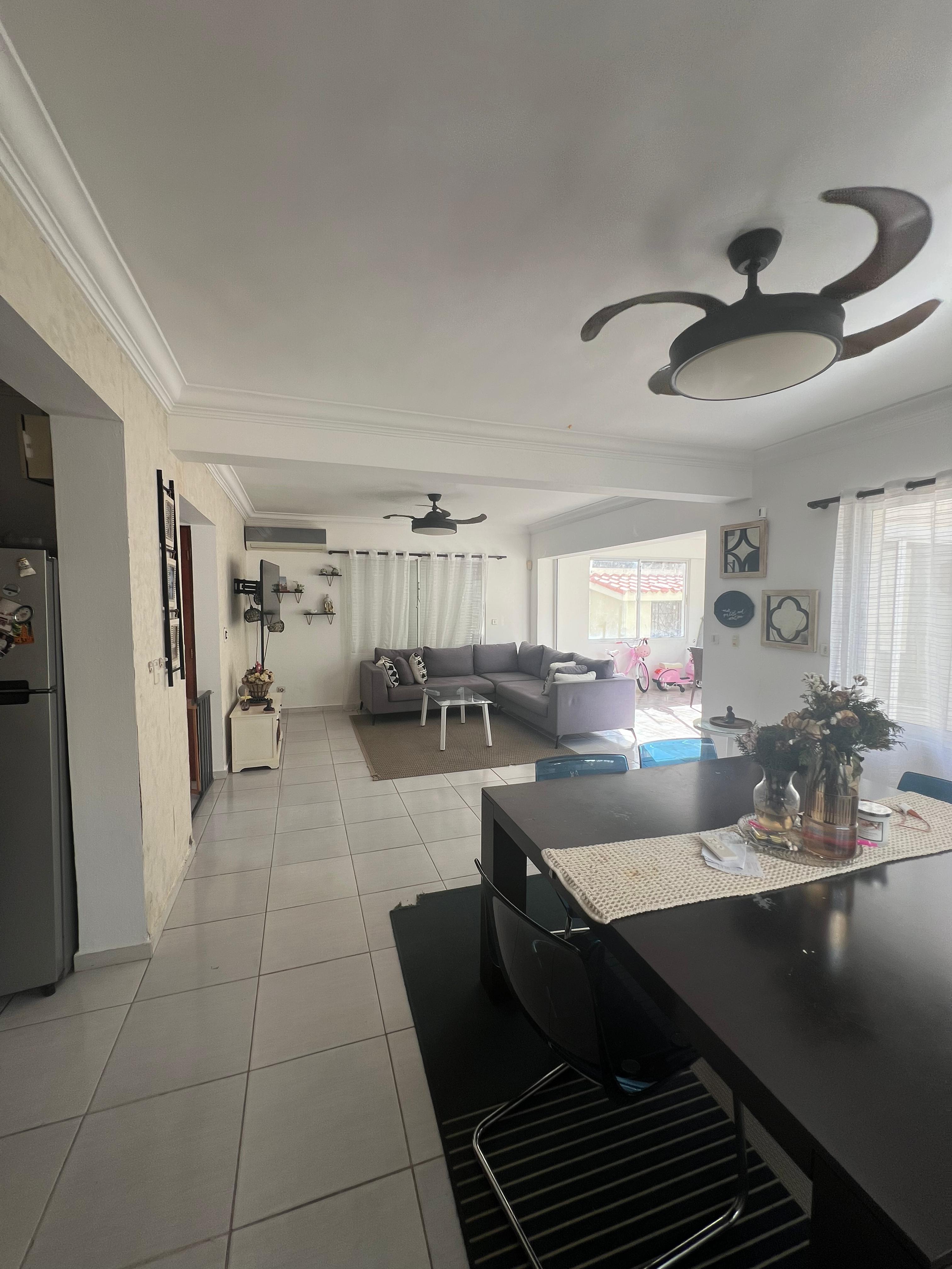 Townhouse en Metro Country Club – Totalmente Amueblado Foto 7262269-2.jpg