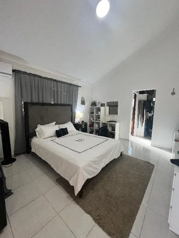Townhouse en Metro Country Club – Totalmente Amueblado Foto 7262269-3.jpg
