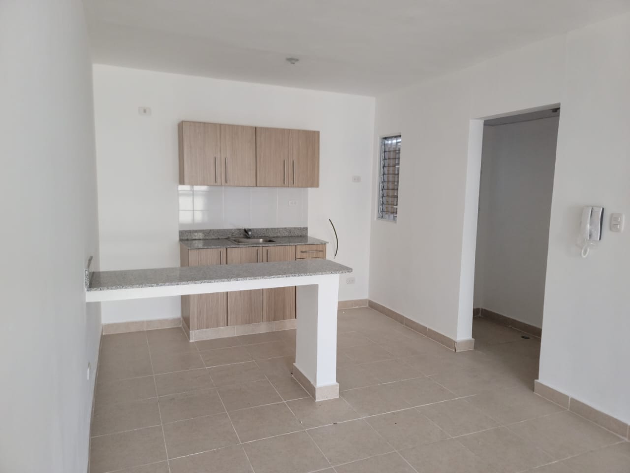 Se alquila apartamento ubicado en el Rc. Los Altares III Ciudad Juan B Foto 7262358-1.jpg