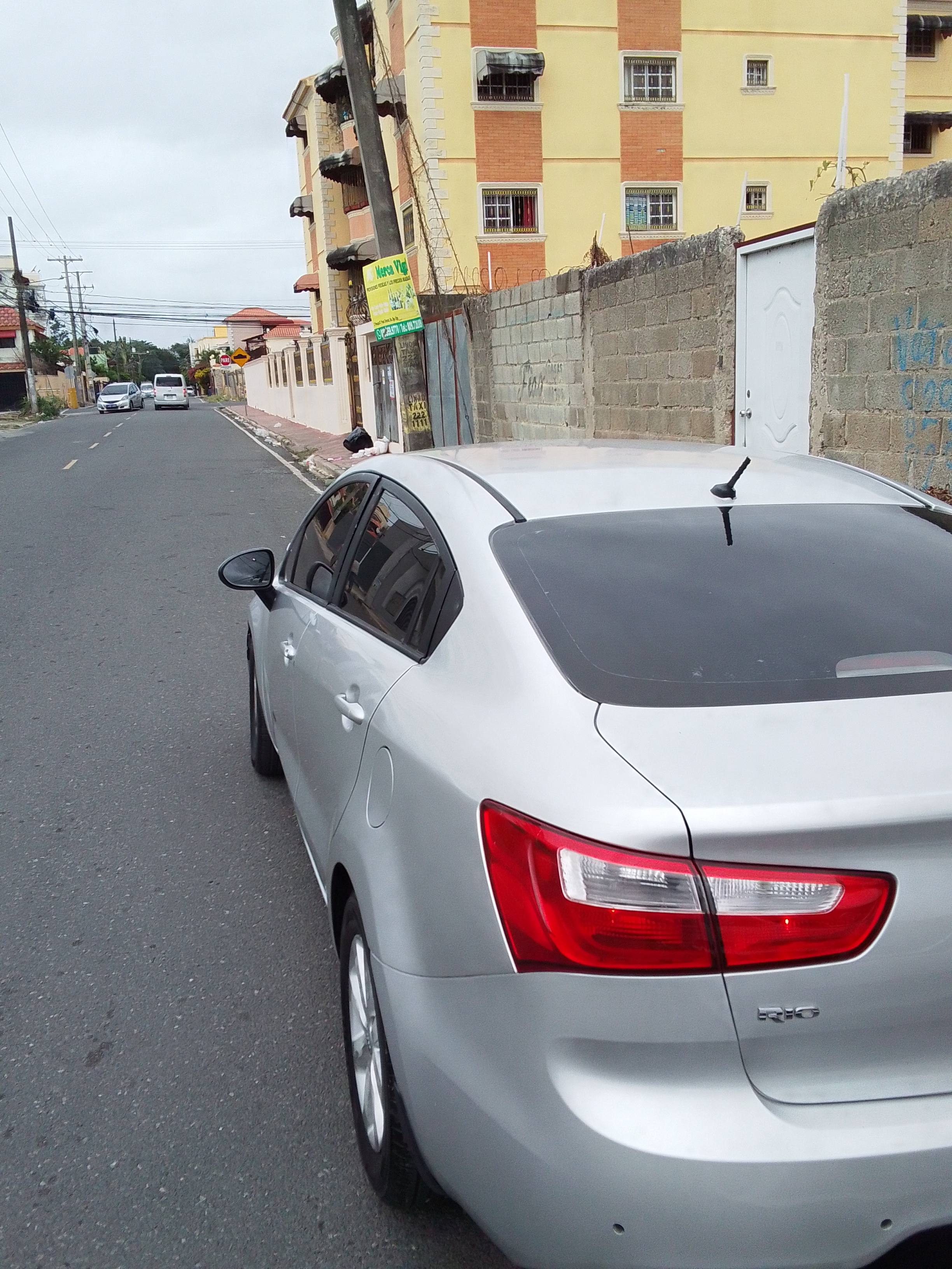 VENDO MI KIA RIO 2015 EN  465000 POR MOTIVO DE SUPERACION ESTA EN OPTI Foto 7262634-3.jpg