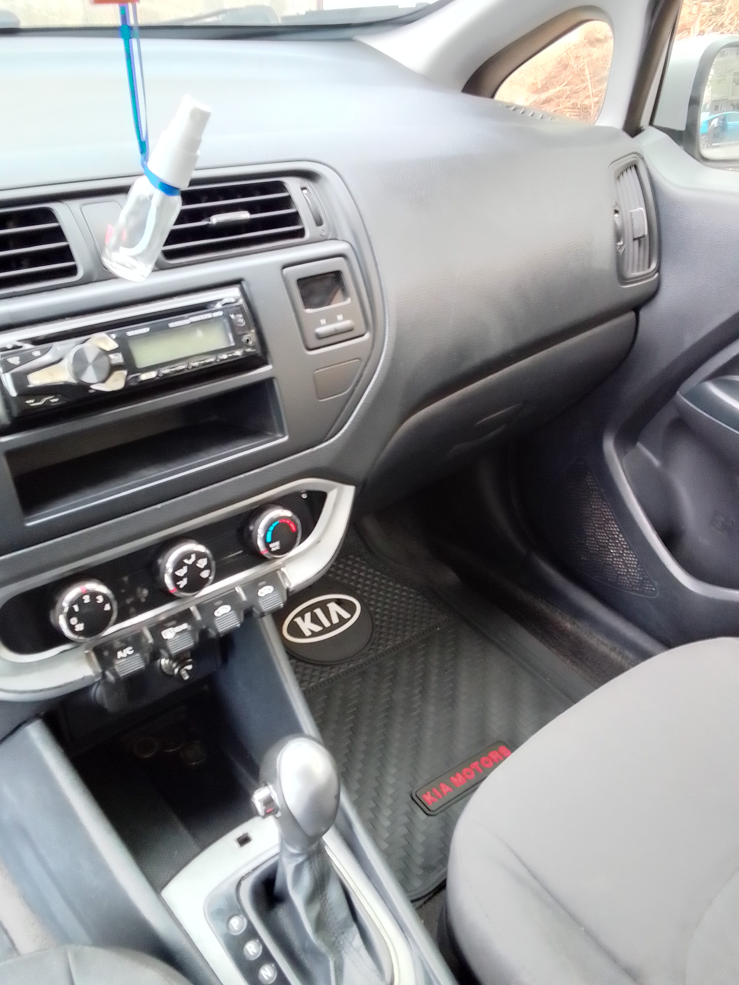 VENDO MI KIA RIO 2015 EN  465000 POR MOTIVO DE SUPERACION ESTA EN OPTI Foto 7262634-4.jpg