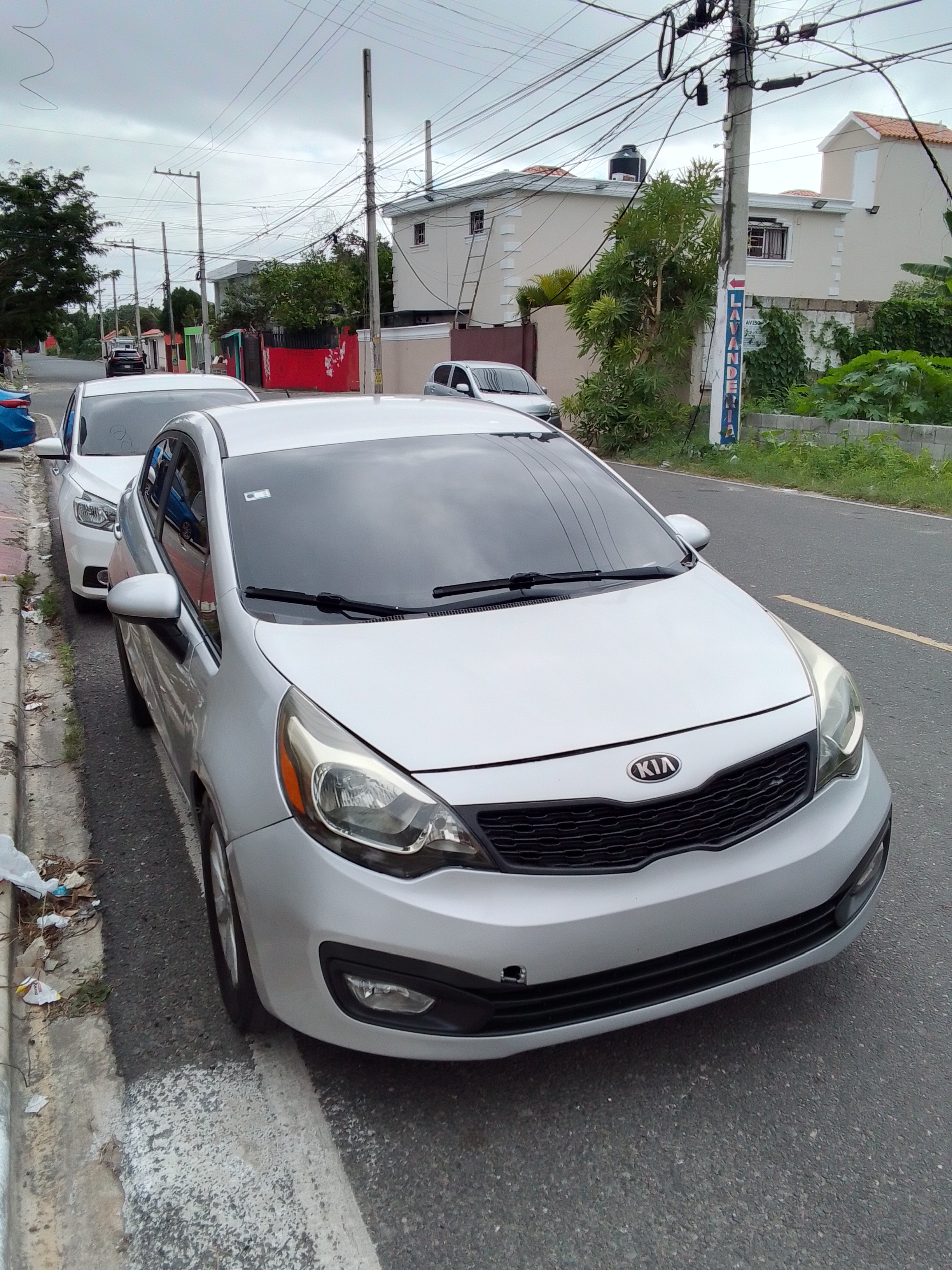 VENDO MI KIA RIO 2015 EN  465000 POR MOTIVO DE SUPERACION ESTA EN OPTI Foto 7262634-7.jpg