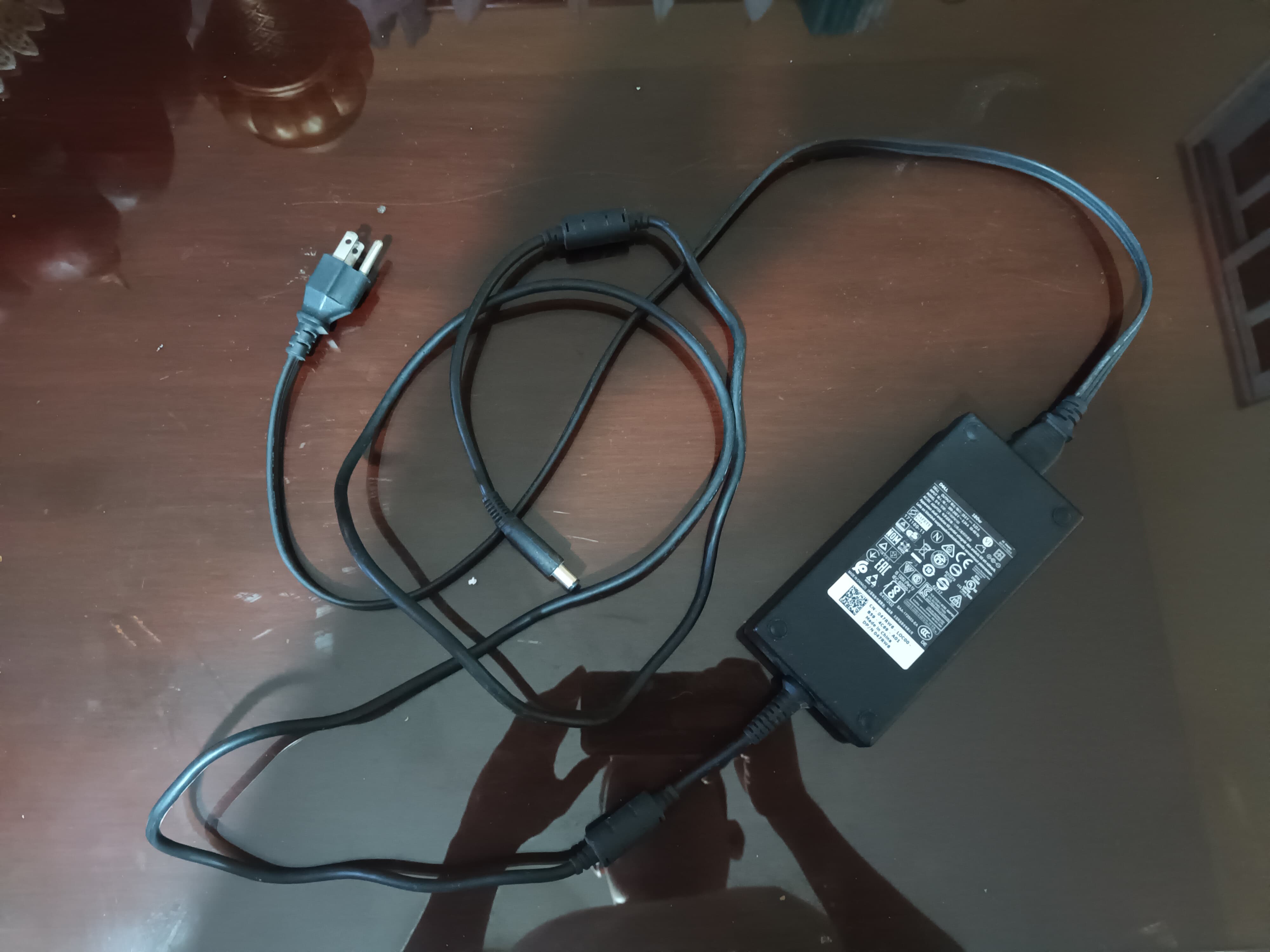 Dell Cargador de 180w Foto 7262766-3.jpg