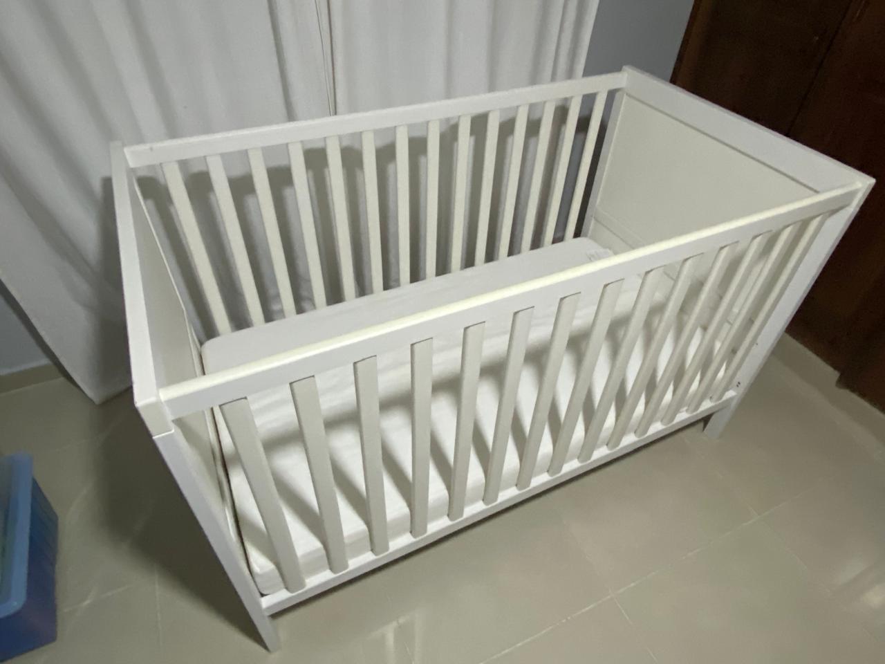 CAMA CUNA CON BARRA PROTECTORA  Foto 7262777-1.jpg