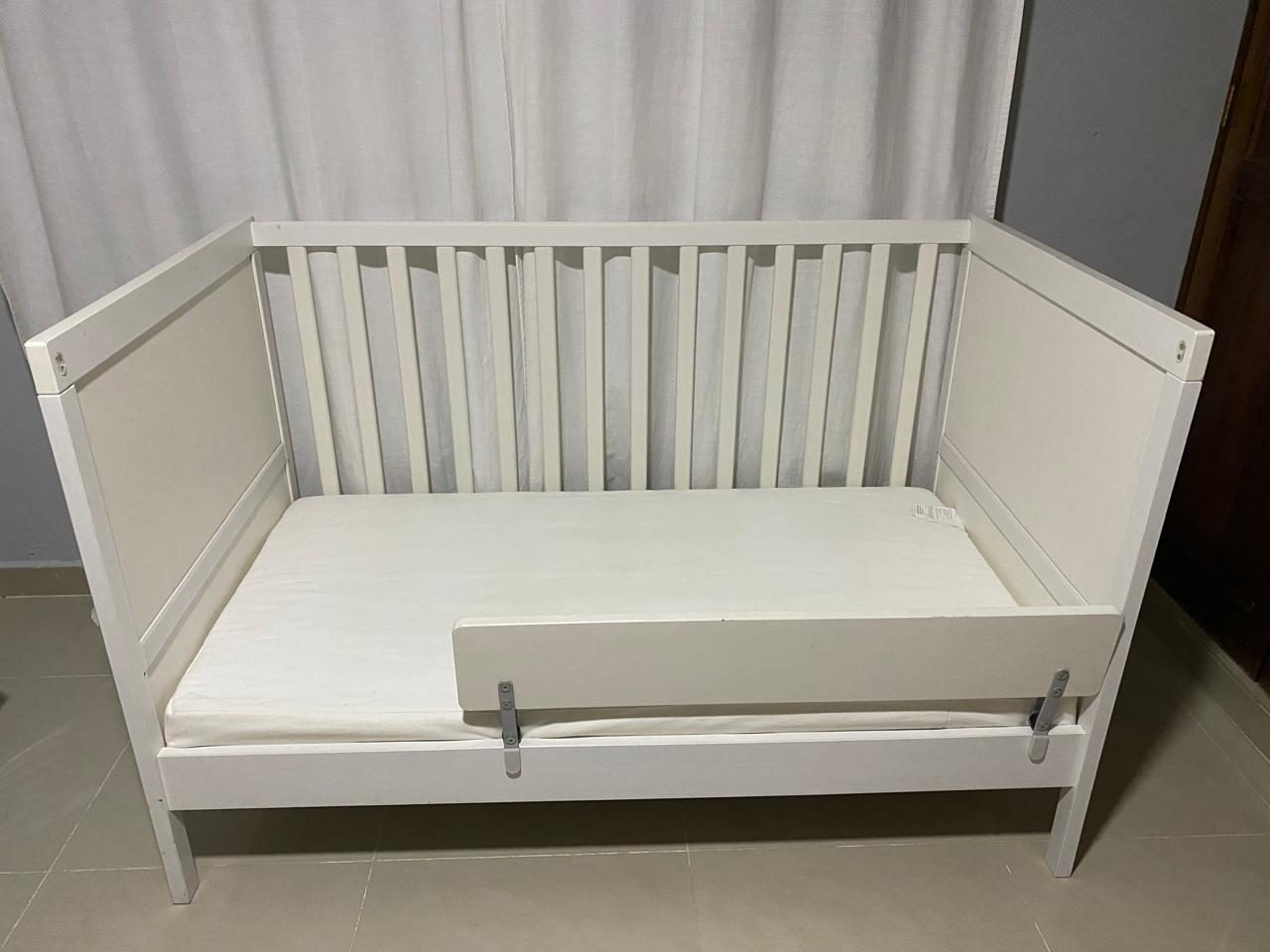 CAMA CUNA CON BARRA PROTECTORA  Foto 7262777-4.jpg