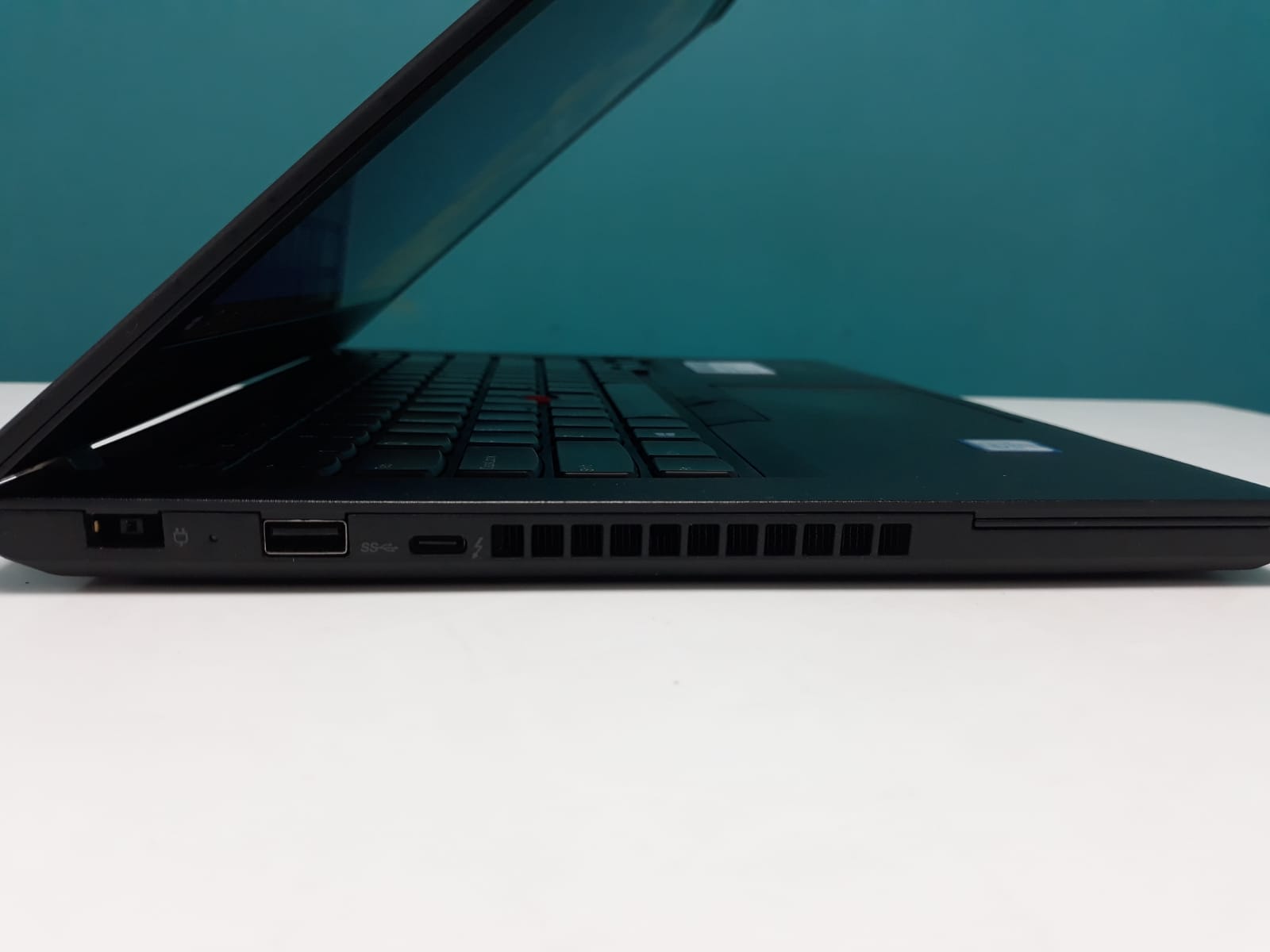 Laptop Lenovo ThinkPad T470 / 6th Gen Intel Core i5 / 8GB RAM  / 128GB Foto 7263018-5.jpg