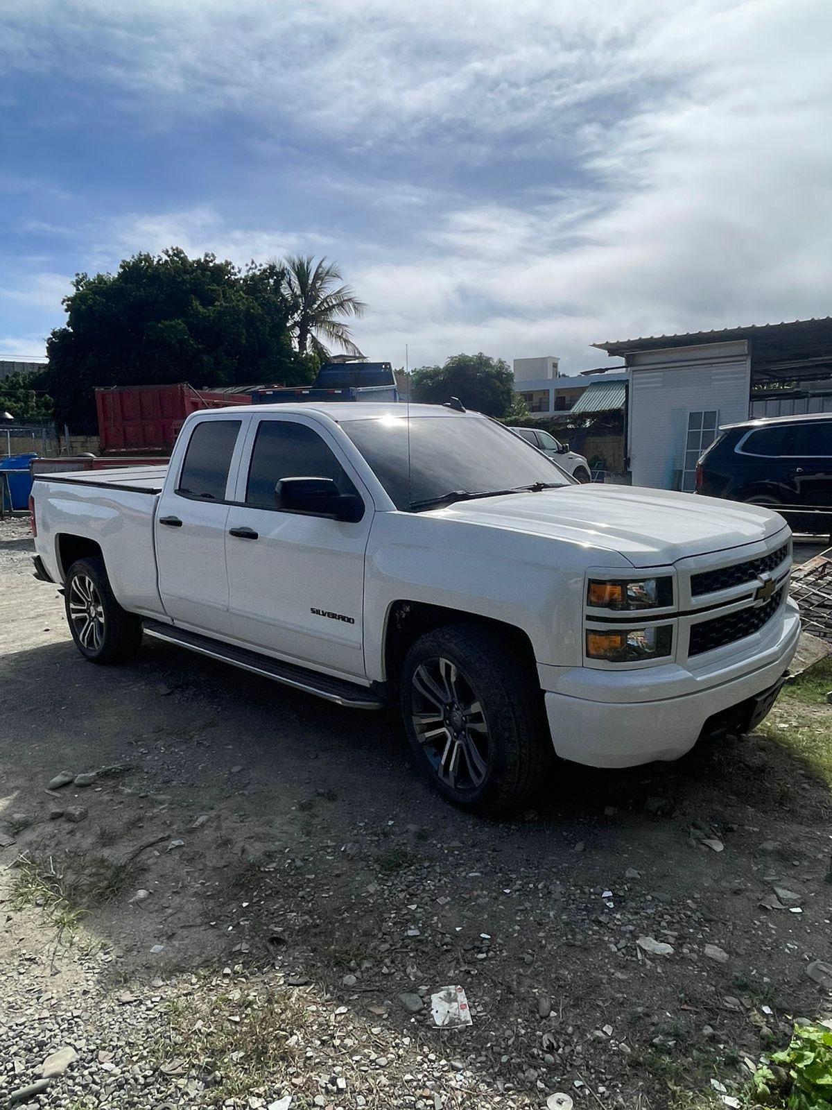 Chevrolet Silverado 2015  en Peravia Foto 7263105-2.jpg