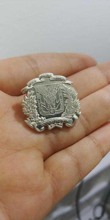 Pin del escudo  Foto 7263314-3.jpg