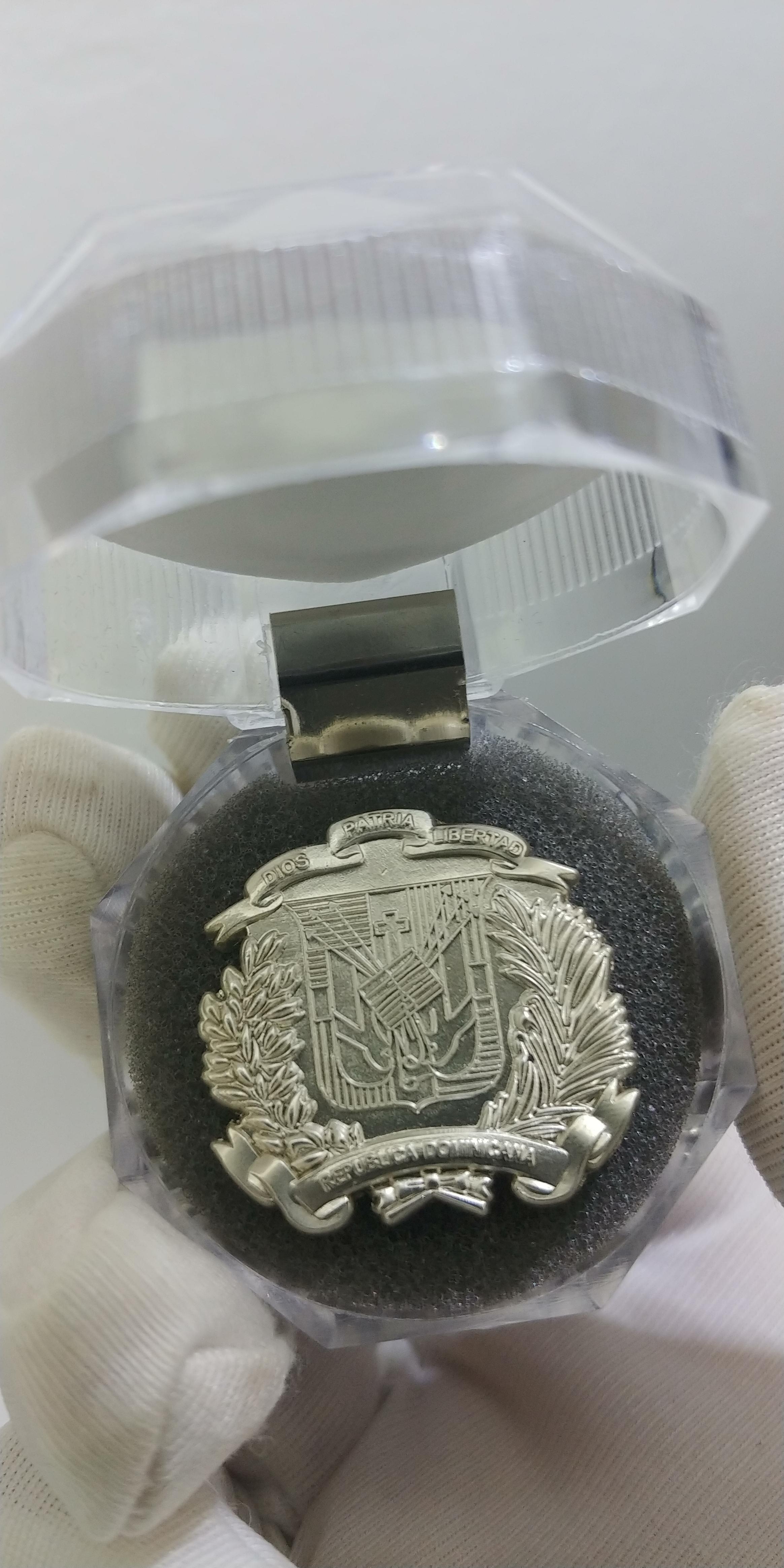 Pin del escudo  Foto 7263314-6.jpg