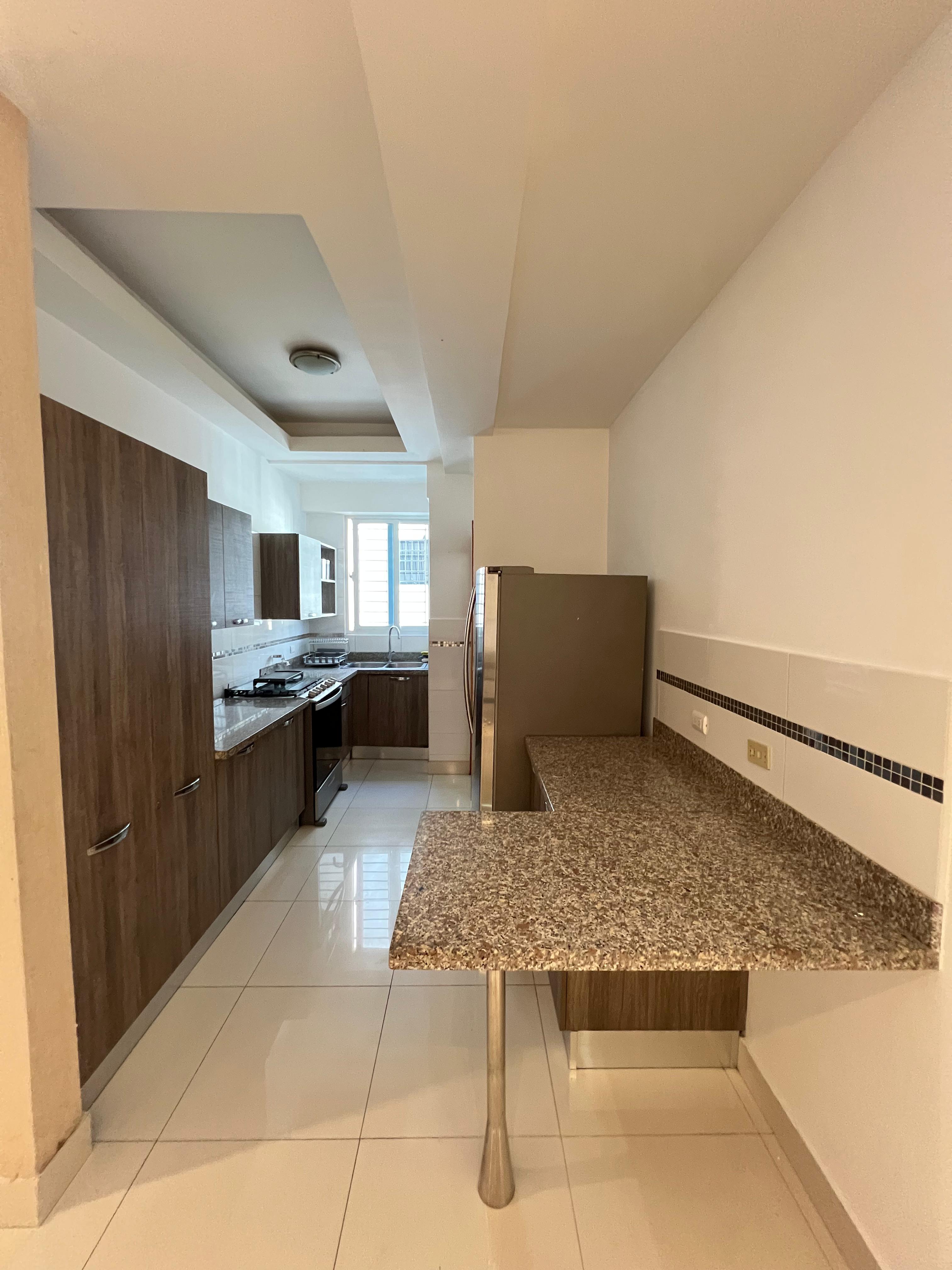 Apartamento Amueblado en Alquiler en Evaristo Morales Foto 7263332-3.jpg