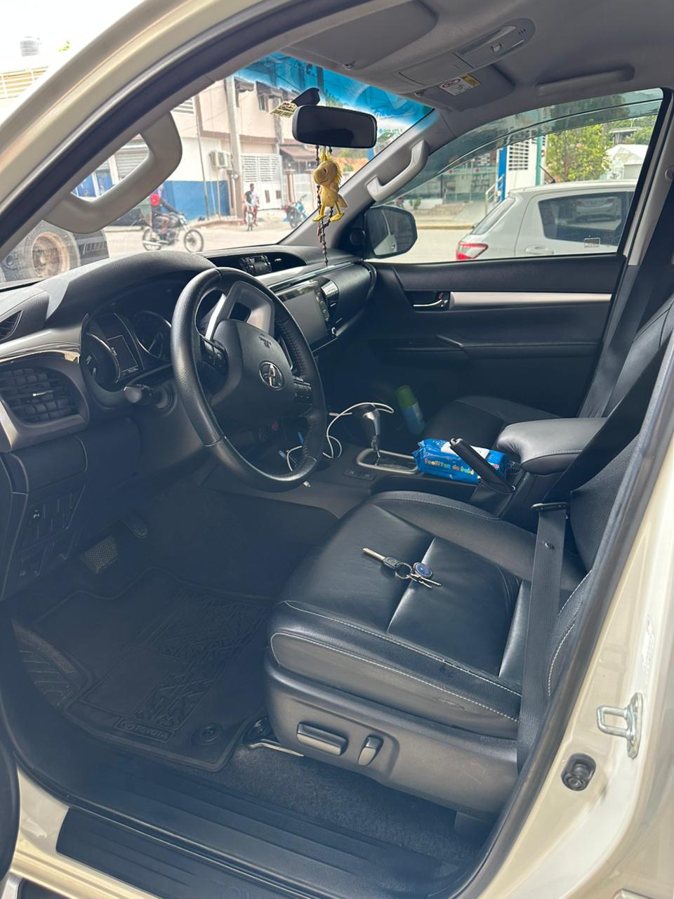 Venta de Toyota Hilux  en Santo Domingo Oeste Foto 7263473-10.jpg