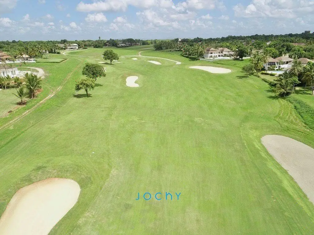 Jochy Real Estate vende villa en Casa de Campo La Romana R.D Foto 7263689-14.jpg