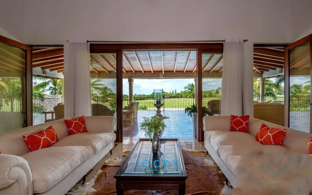 Jochy Real Estate vende villa en Casa de Campo La Romana R.D Foto 7263689-2.jpg