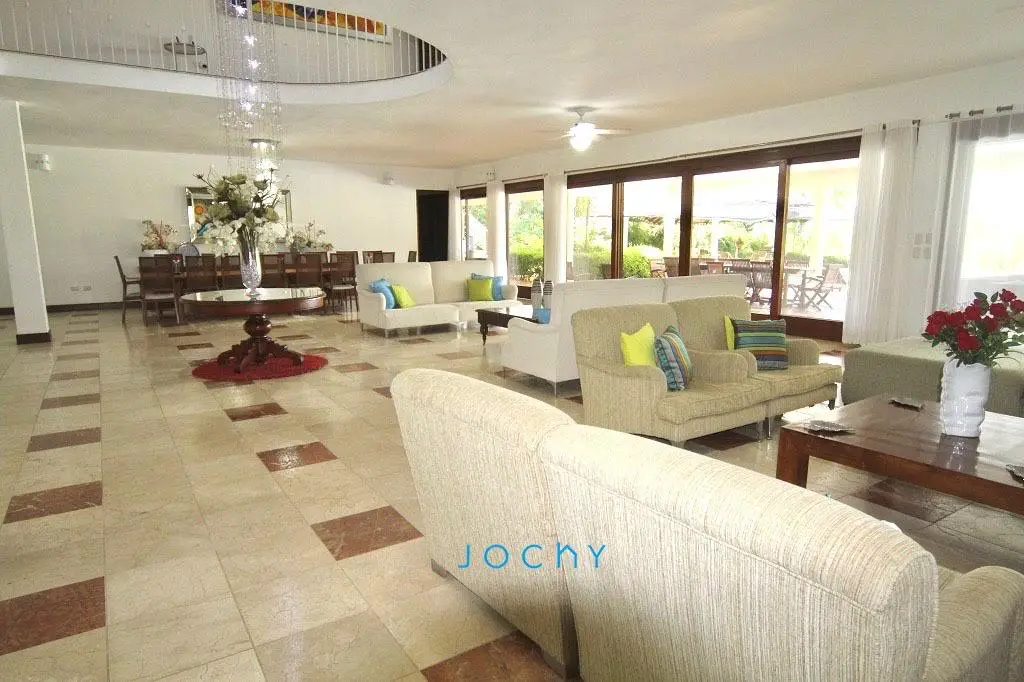 Jochy Real Estate vende villa en Casa de Campo La Romana R.D Foto 7263689-4.jpg