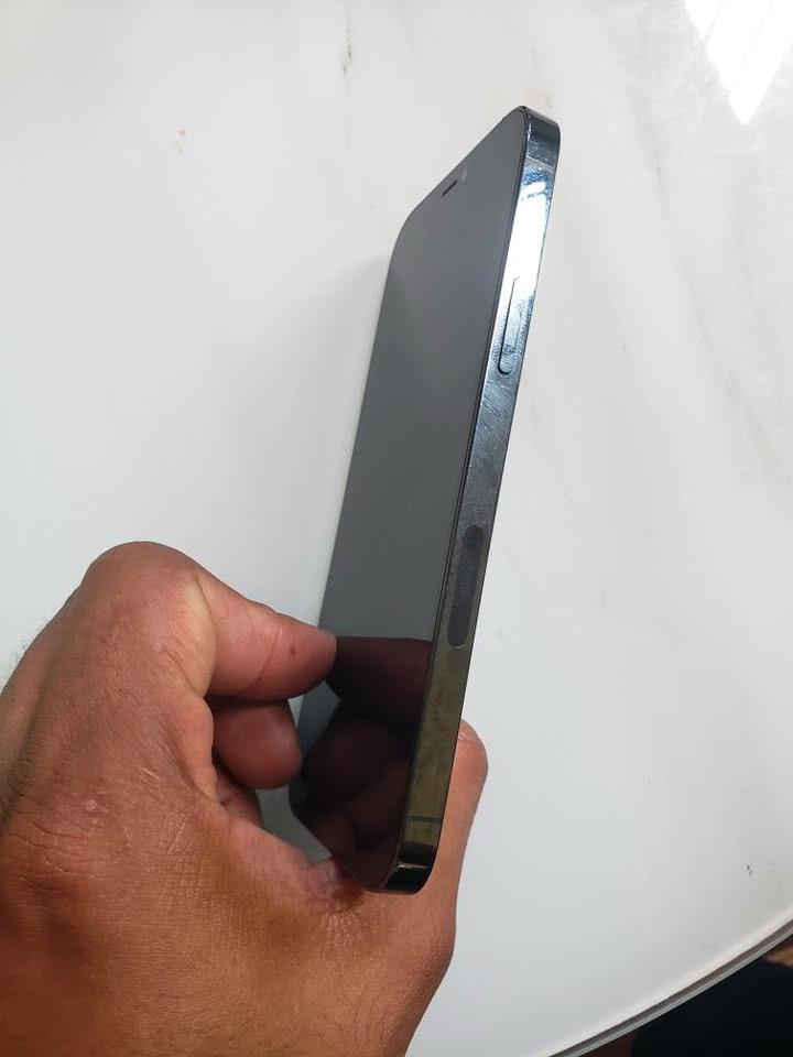 se vende Iphone 12 pro Foto 7263843-4.jpg