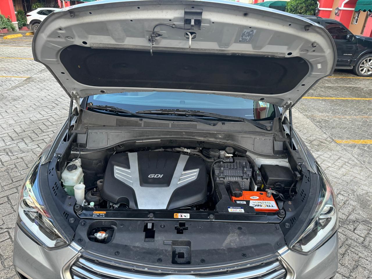 Hyundai Santa Fe sport tres filas año 2018 Foto 7264001-14.jpg