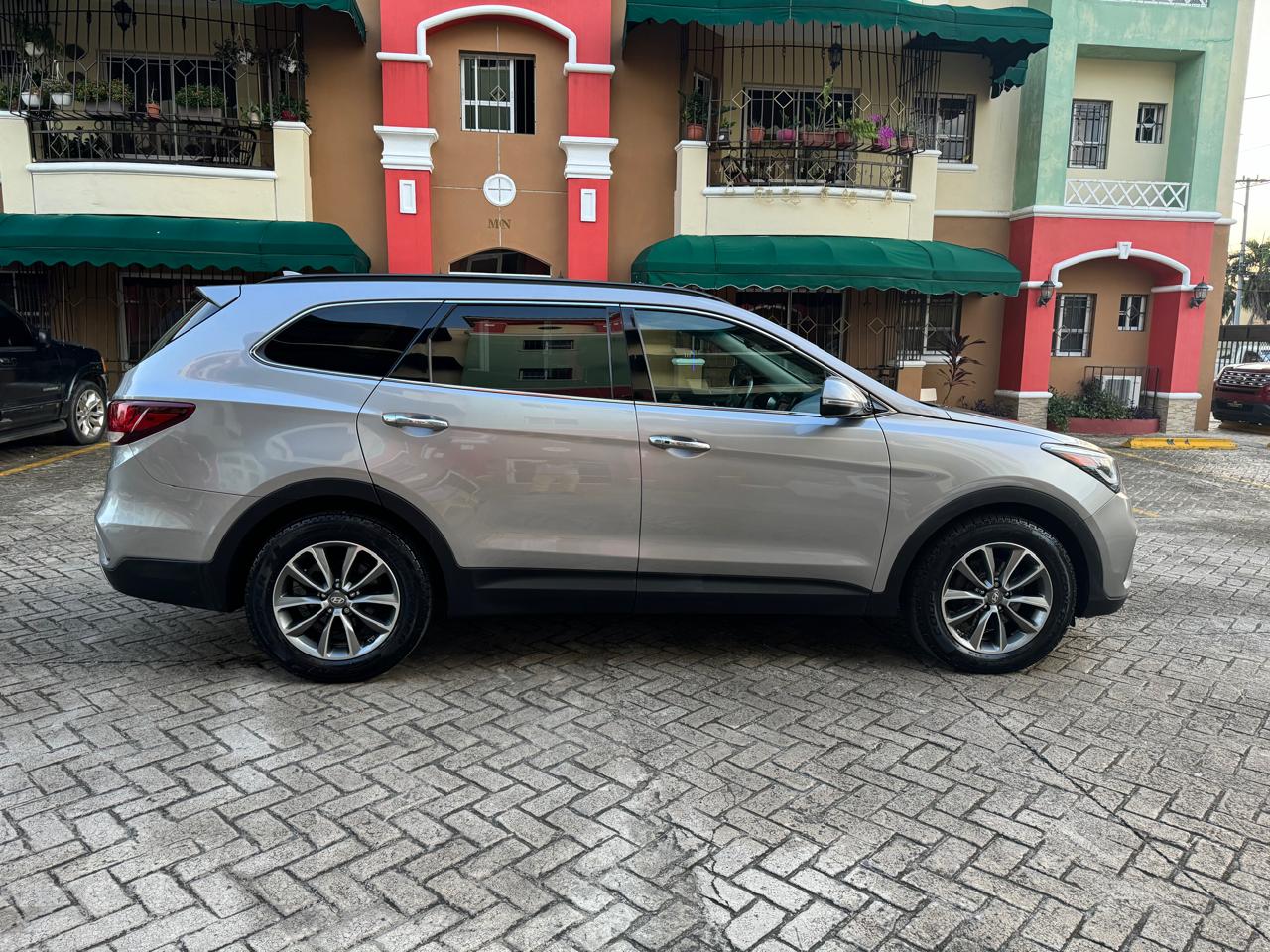Hyundai Santa Fe sport tres filas año 2018 Foto 7264001-7.jpg