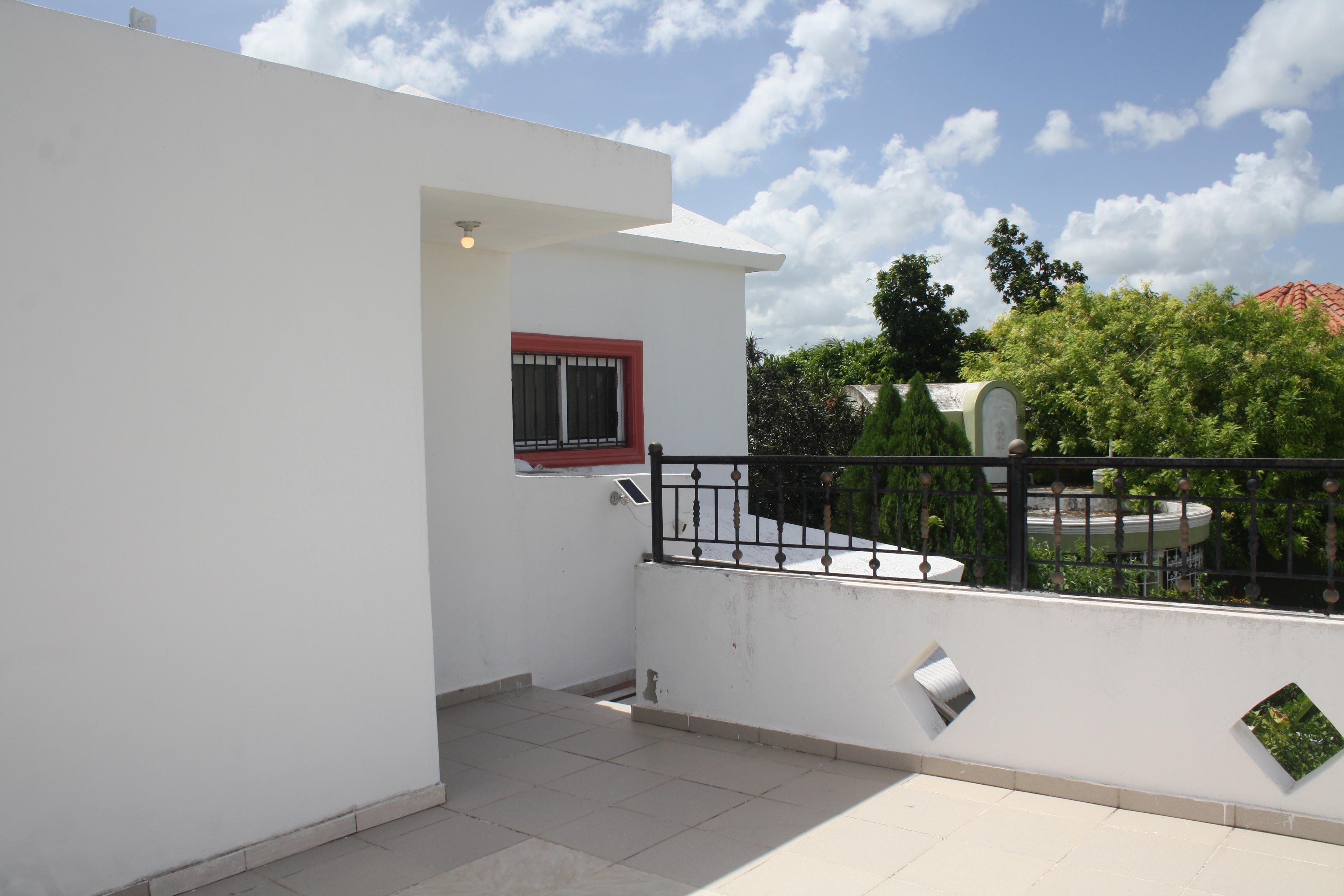 CASA DE DOS NIVELES DIVIDIDA - SE VENDEN JUNTAS Foto 7264351-3.jpg