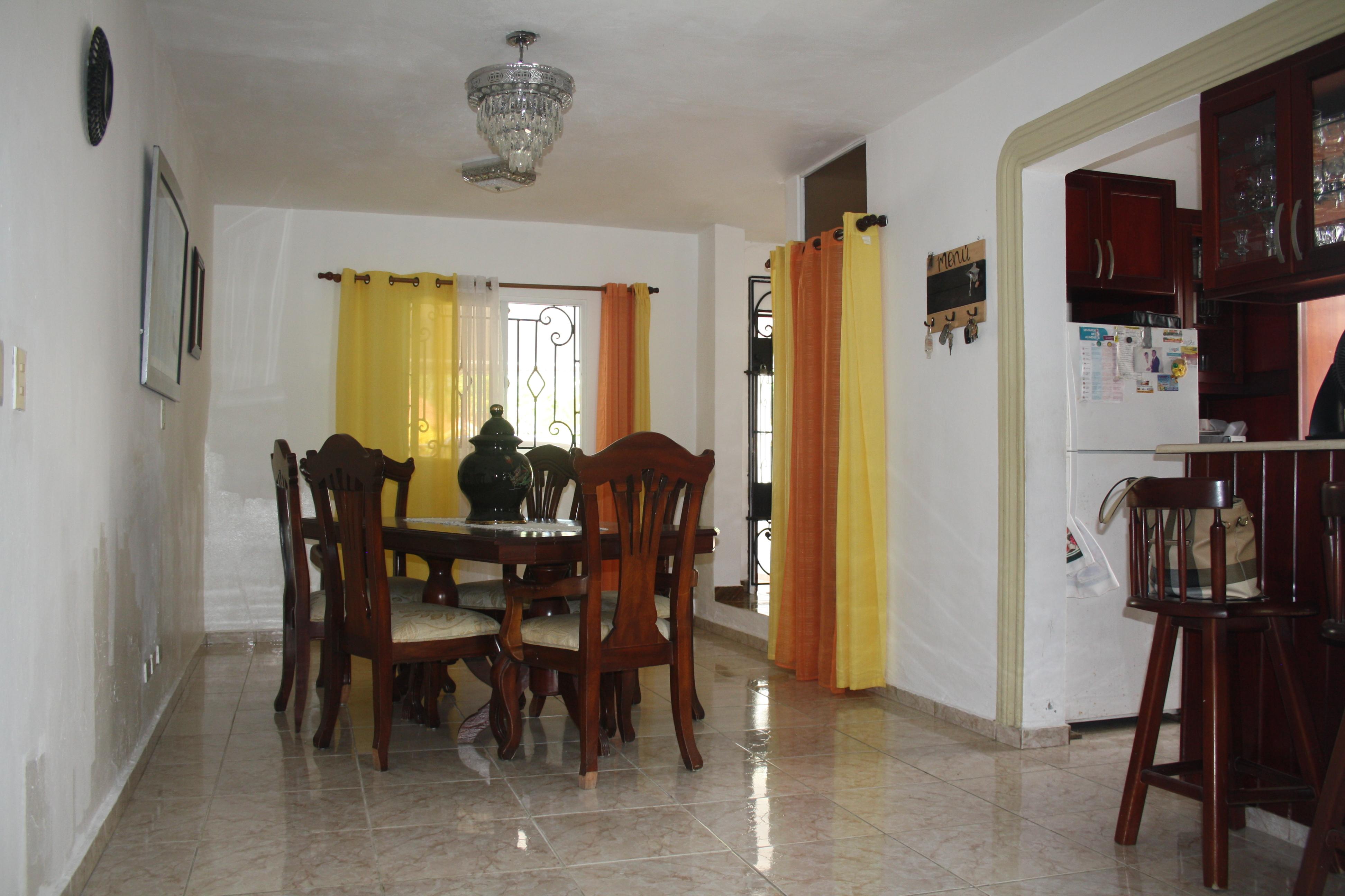 CASA DE DOS NIVELES DIVIDIDA - SE VENDEN JUNTAS Foto 7264351-6.jpg