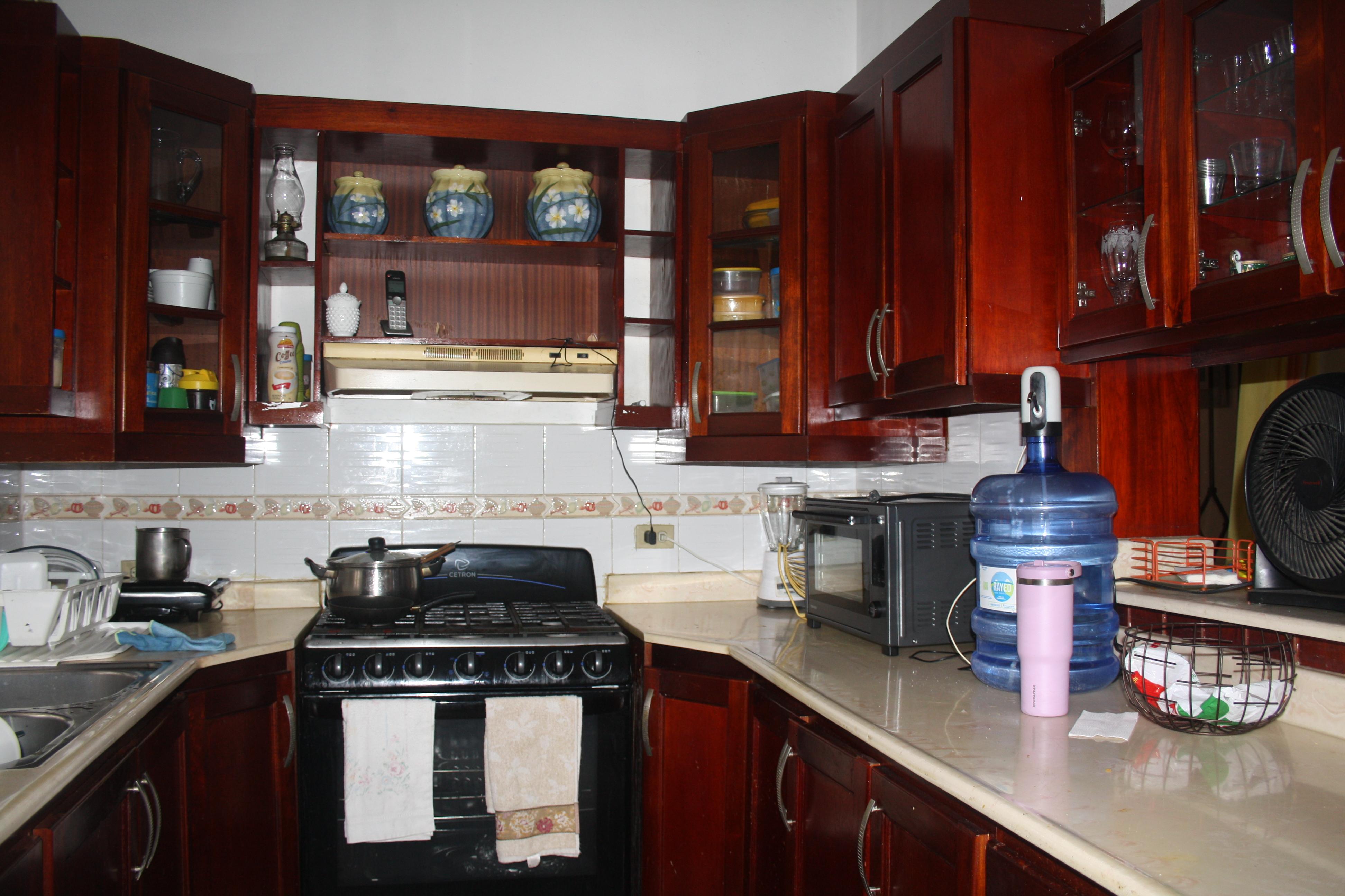 CASA DE DOS NIVELES DIVIDIDA - SE VENDEN JUNTAS Foto 7264351-7.jpg