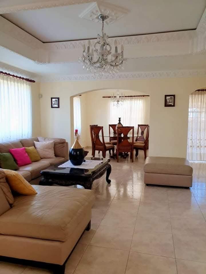 DEVENTA Casa muy amplia de oportunidad! Ésta casa ésta en Puertas de H Foto 7264797-5.jpg