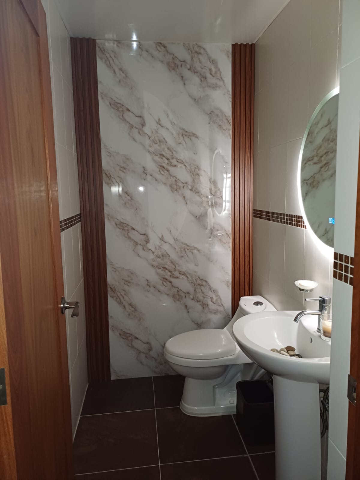 VENDO APTO de 2 HABS.  con BALCON en el Ensanche PIANTINI  3er. NIVEL  Foto 7264849-9.jpg