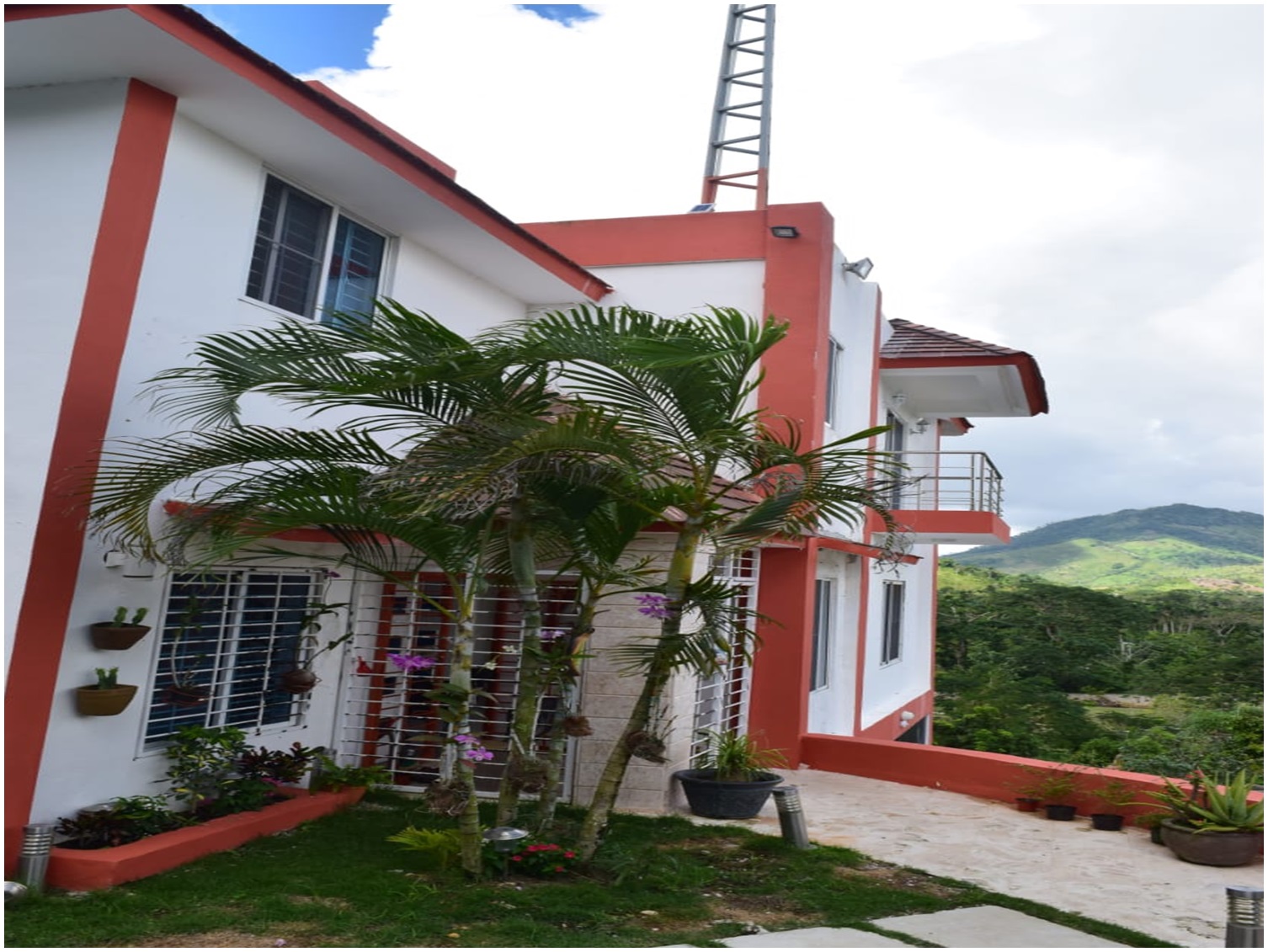 VILLA DE LUJO  AMUEBLADA 2 NIVELES EN LA MONTAÑA DE  ANAMUYA HIGUEY 80 Foto 7264857-3.jpg