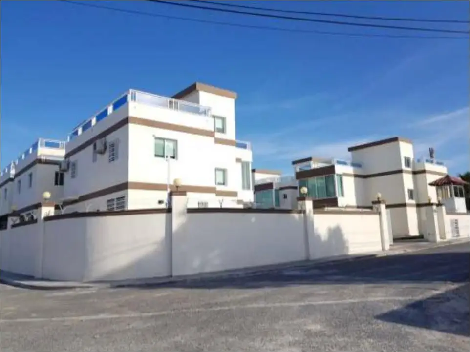 OPORTUNIDAD UNICA CASA 3 NIVELES AMUEBLADA  EN BAVARO RES. BUENA VISTA Foto 7264877-12.jpg