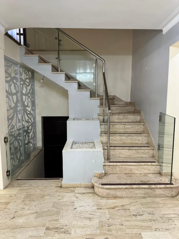Se vende una casa de 2 Niveles en Altos de Arroyo Hondo II  Foto 7264901-12.jpg