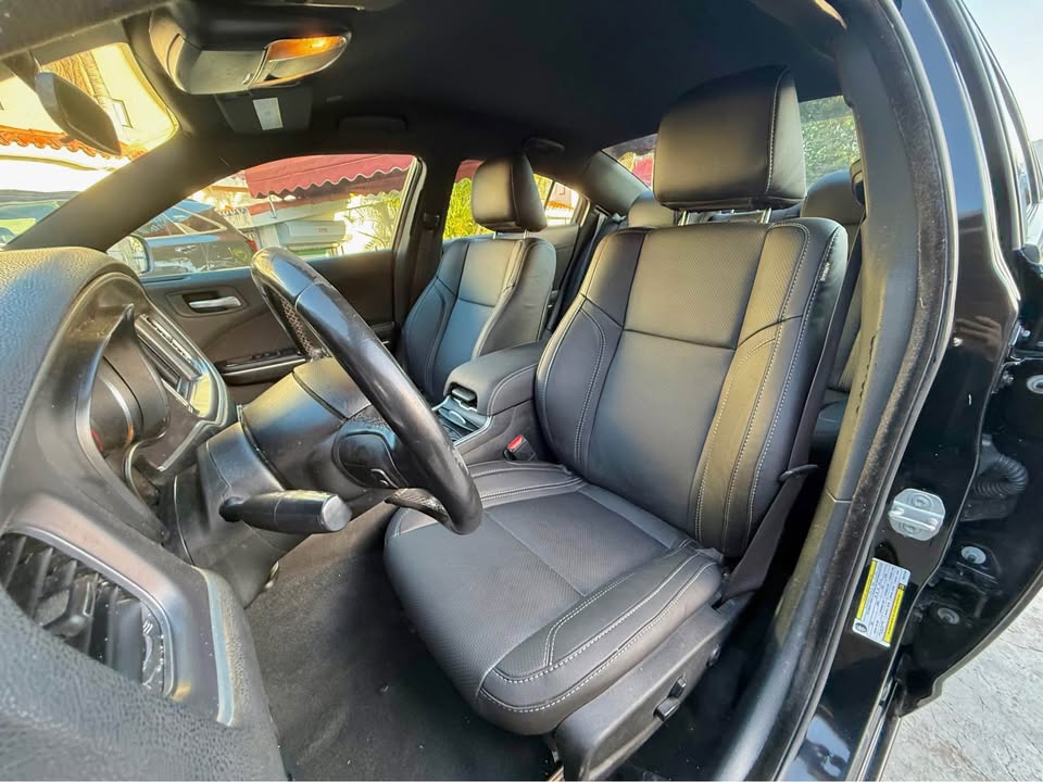 DODGE CHARGER SXT 2019  Foto 7264937-3.jpg