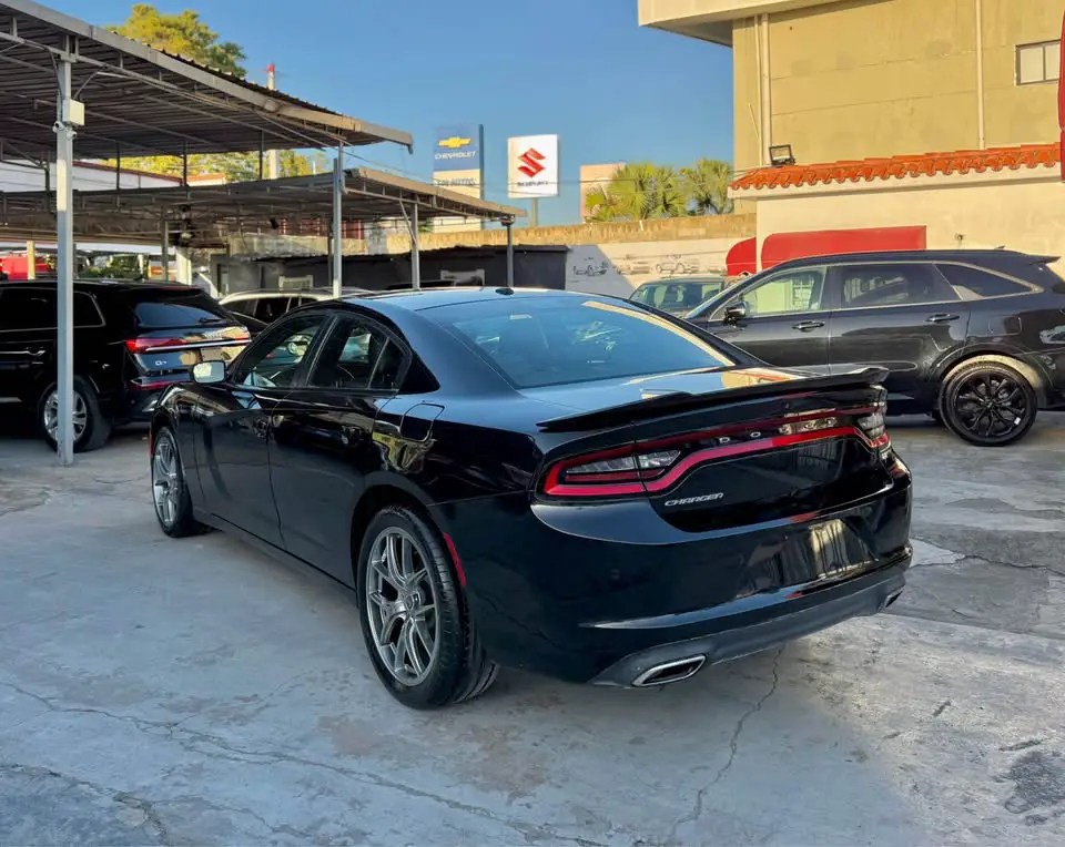 DODGE CHARGER SXT 2019  Foto 7264937-8.jpg