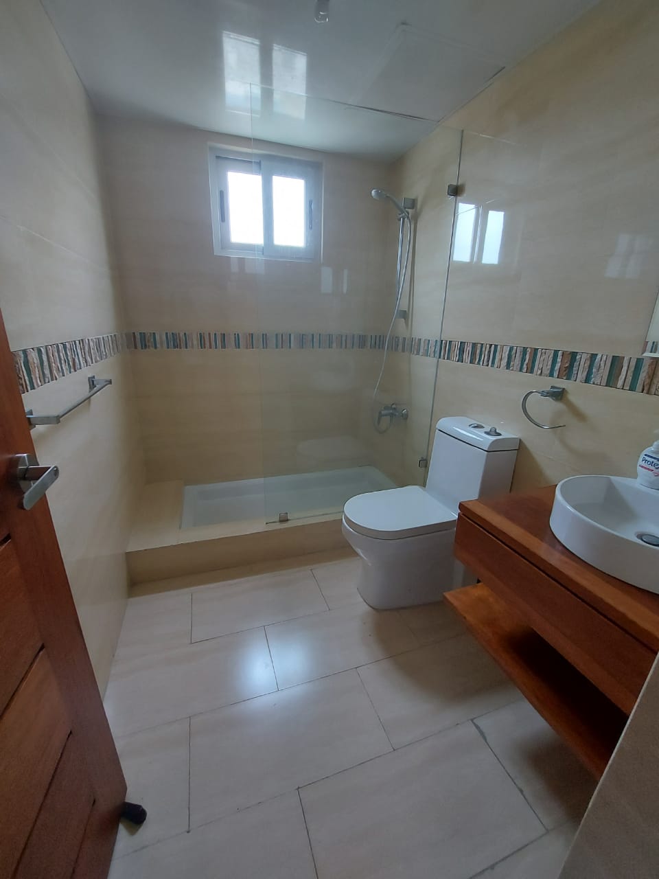 Alquilo Moderno Apartamento Amueblado en Piantini! Foto 7264953-5.jpg