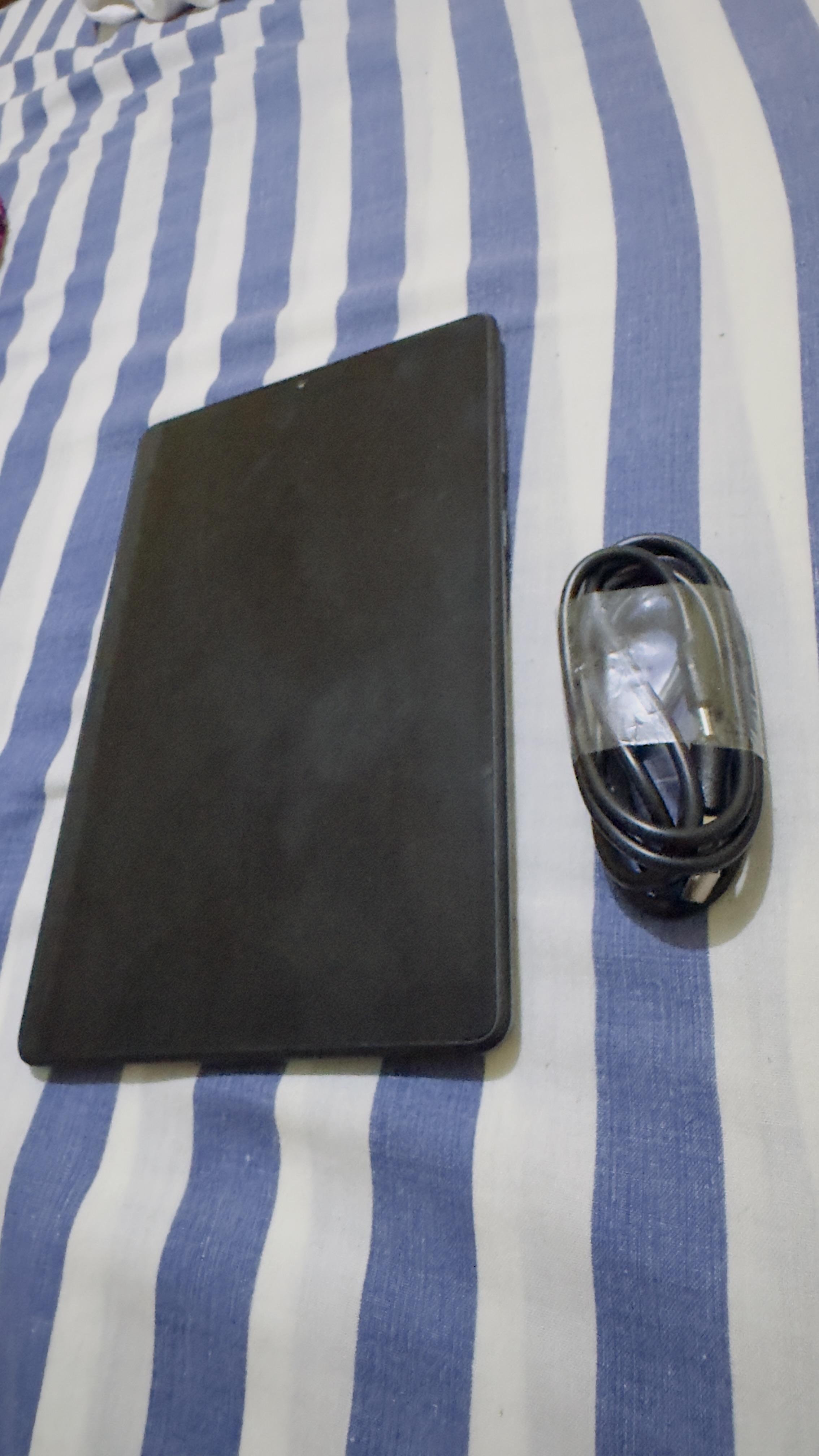 TABLET LENOVO 8” WIFI 16GB COMO NUEVA Foto 7265030-2.jpg