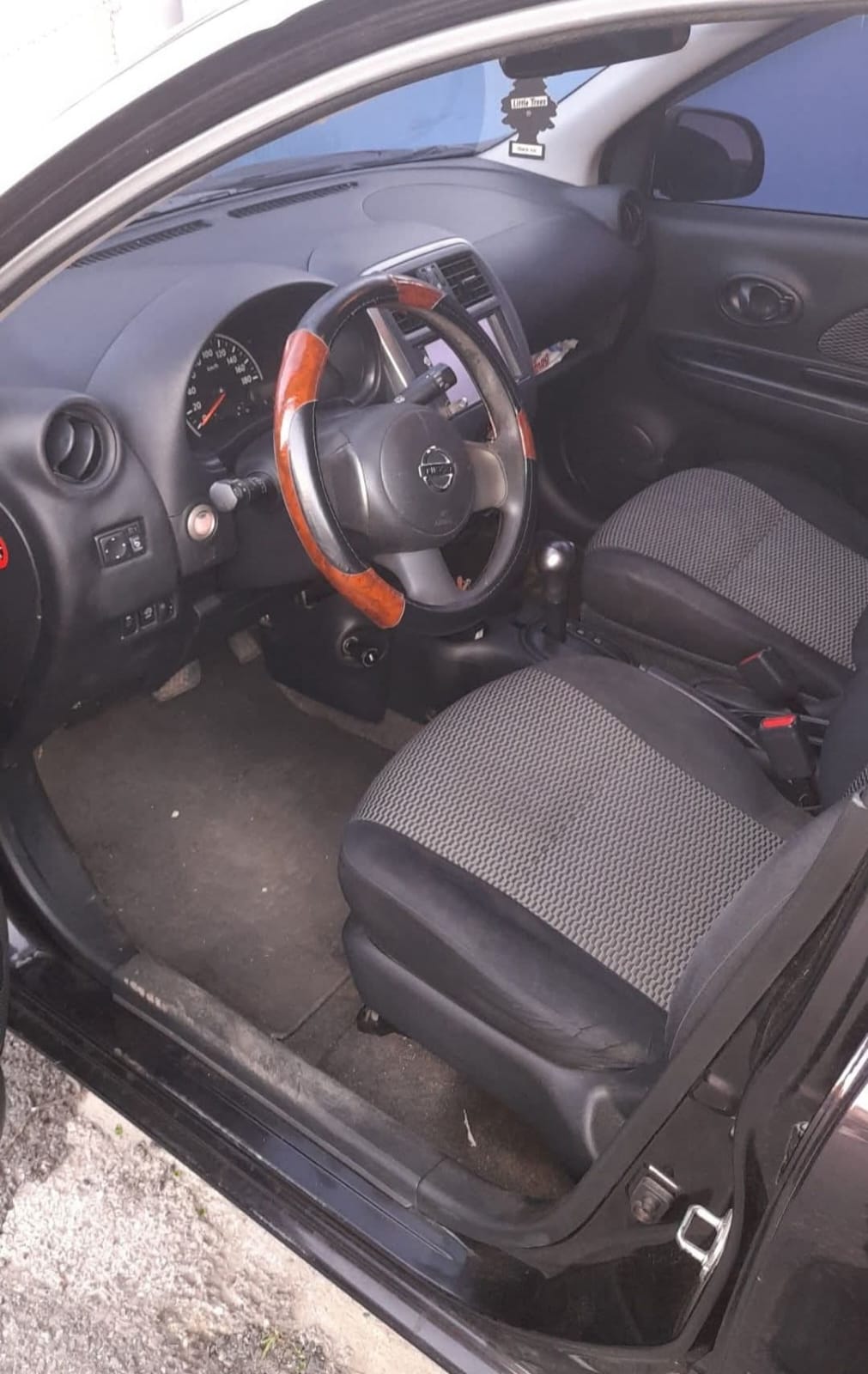 Nissan March 2015 380 negociable Foto 7265039-3.jpg
