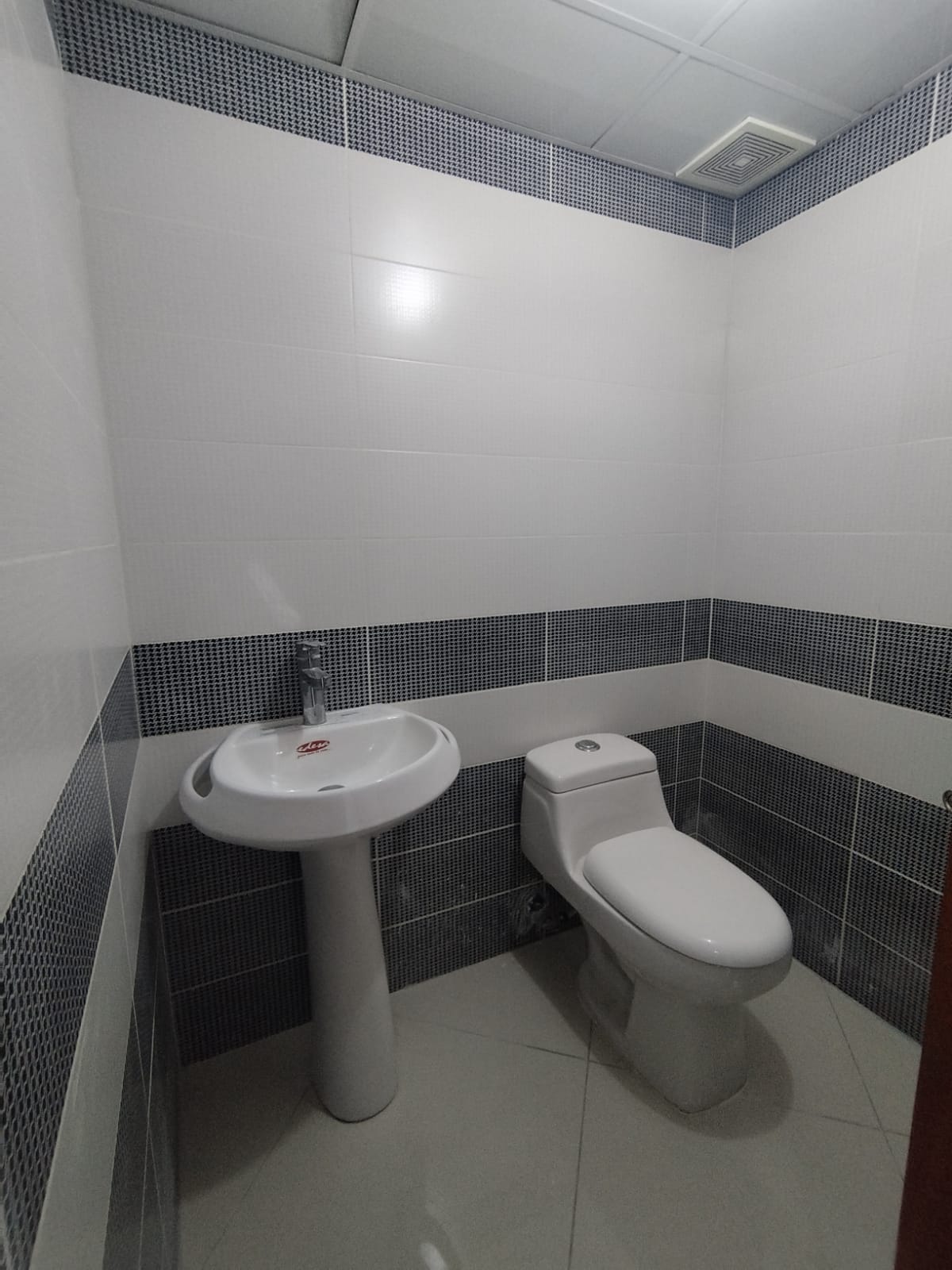 Alquilo Hermoso Departamento en La Enriquillo - Torre Moderna! Foto 7265238-11.jpg