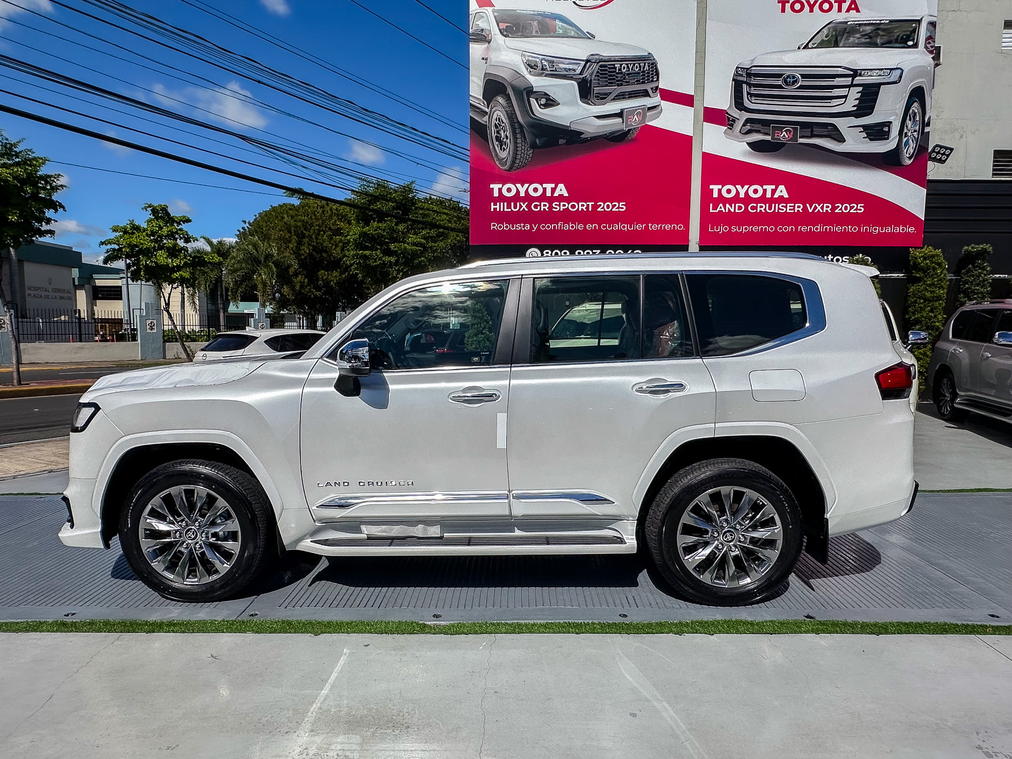 TOYOTA LAND CRUISER VX-R EXCLUSIVE 2025 en Santo Domingo DN Foto 7265574-3.jpg