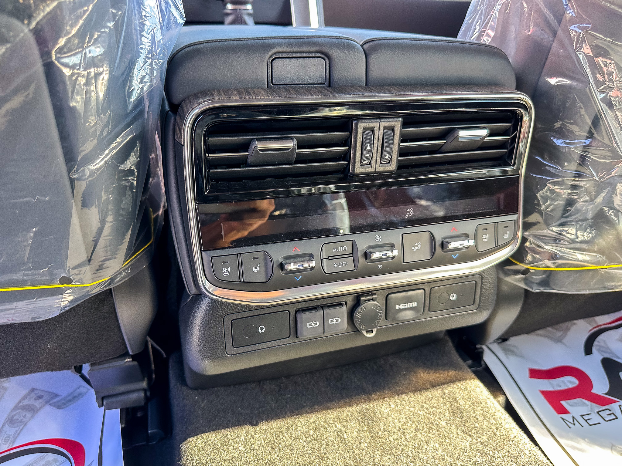 TOYOTA LAND CRUISER VX-R EXCLUSIVE 2025 en Santo Domingo DN Foto 7265574-8.jpg