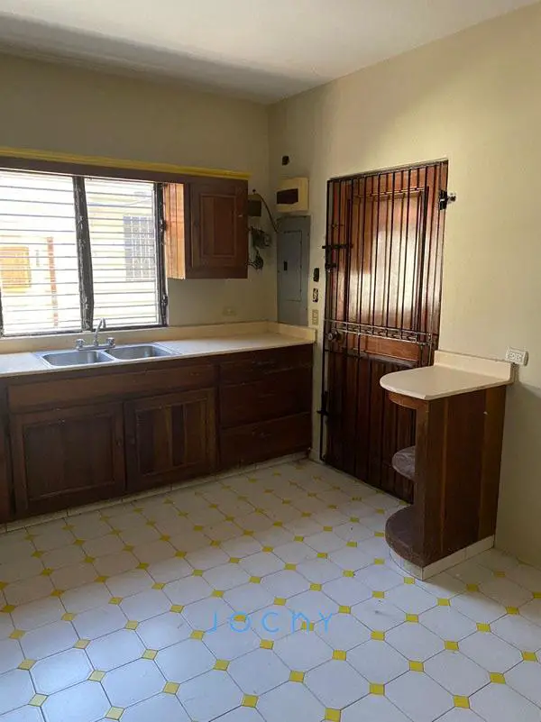 Jochy Real Estate vende casa en el centro de la ciudad de La Romana R. Foto 7265576-4.jpg