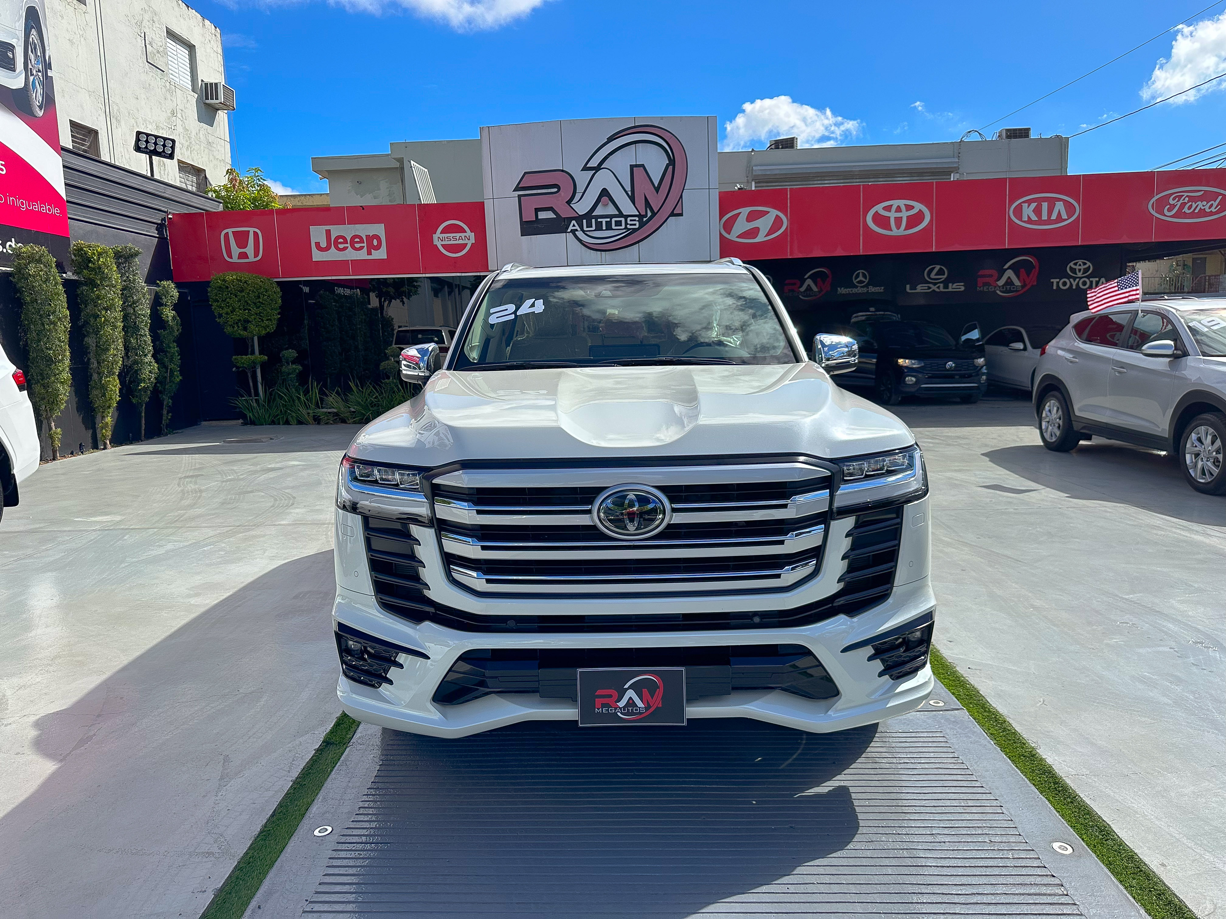 Toyota Land Cruiser Vx-r Exclusive 2024 en Santo Domingo DN Foto 7265700-2.jpg