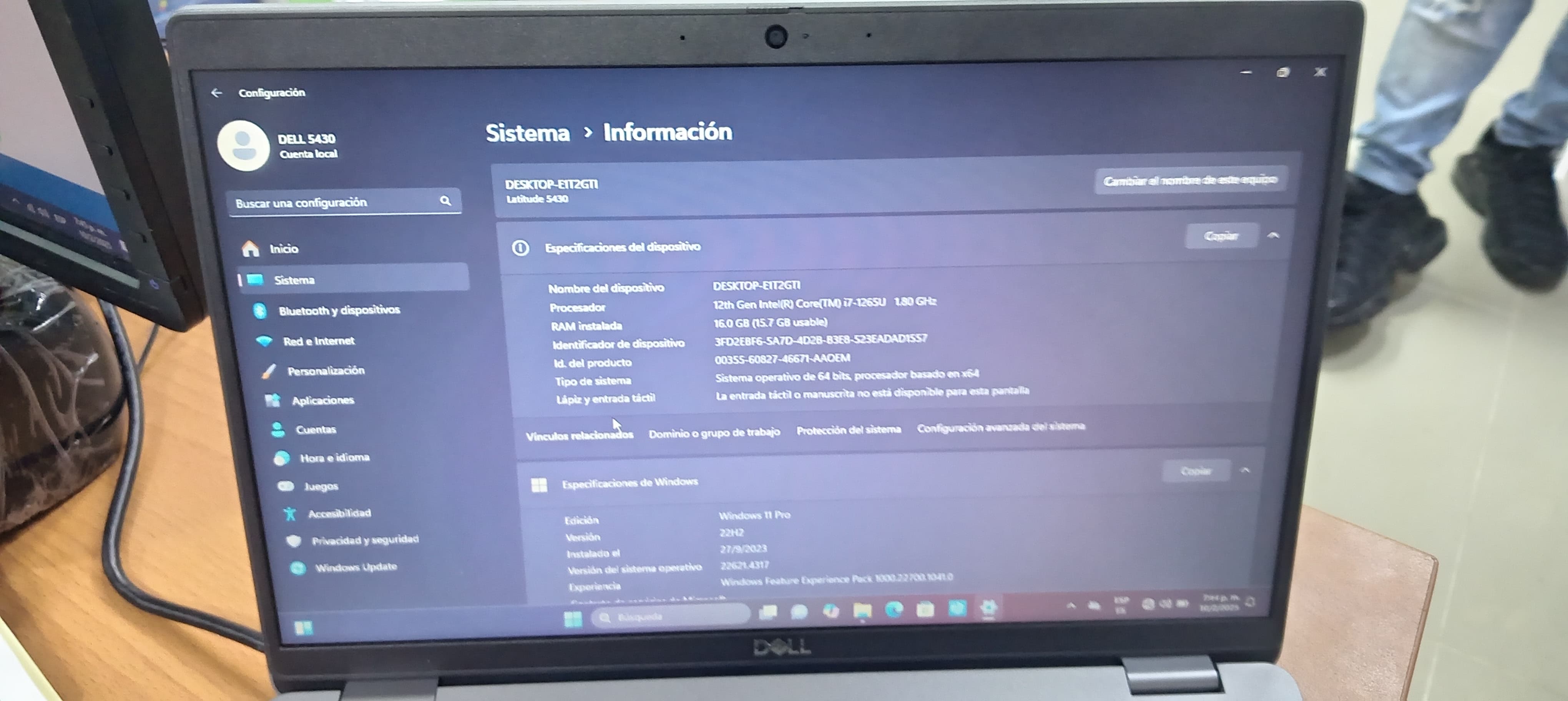 Laptop DELL LATITUDE 5430 I7-12 16GB RAM SSD 512GB VIDEO 8GB Foto 7265704-2.jpg