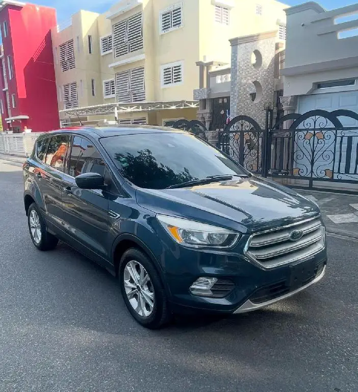 Ford Escape SE 4WD 2019 clean carfax en Peravia Foto 7265717-1.jpg