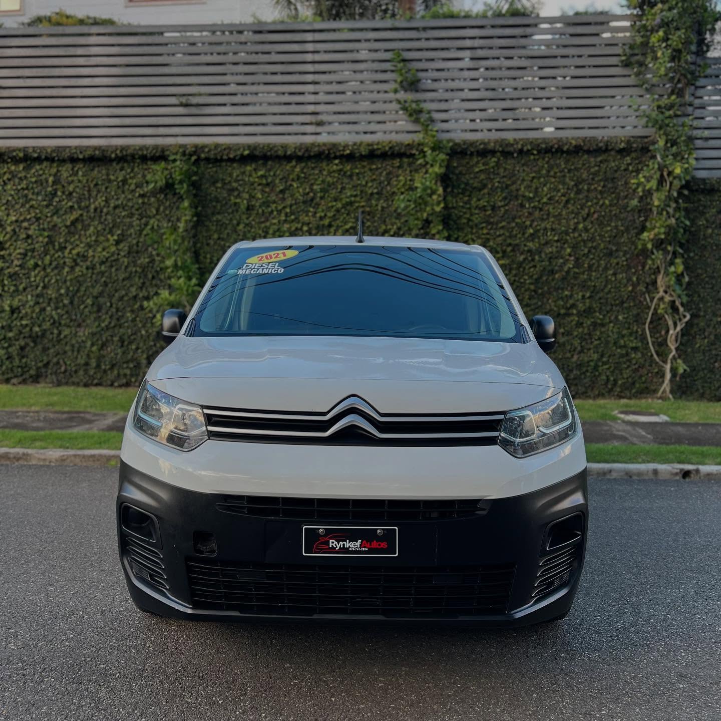 Citroen Berlingo Carga 2021 Foto 7265735-3.jpg