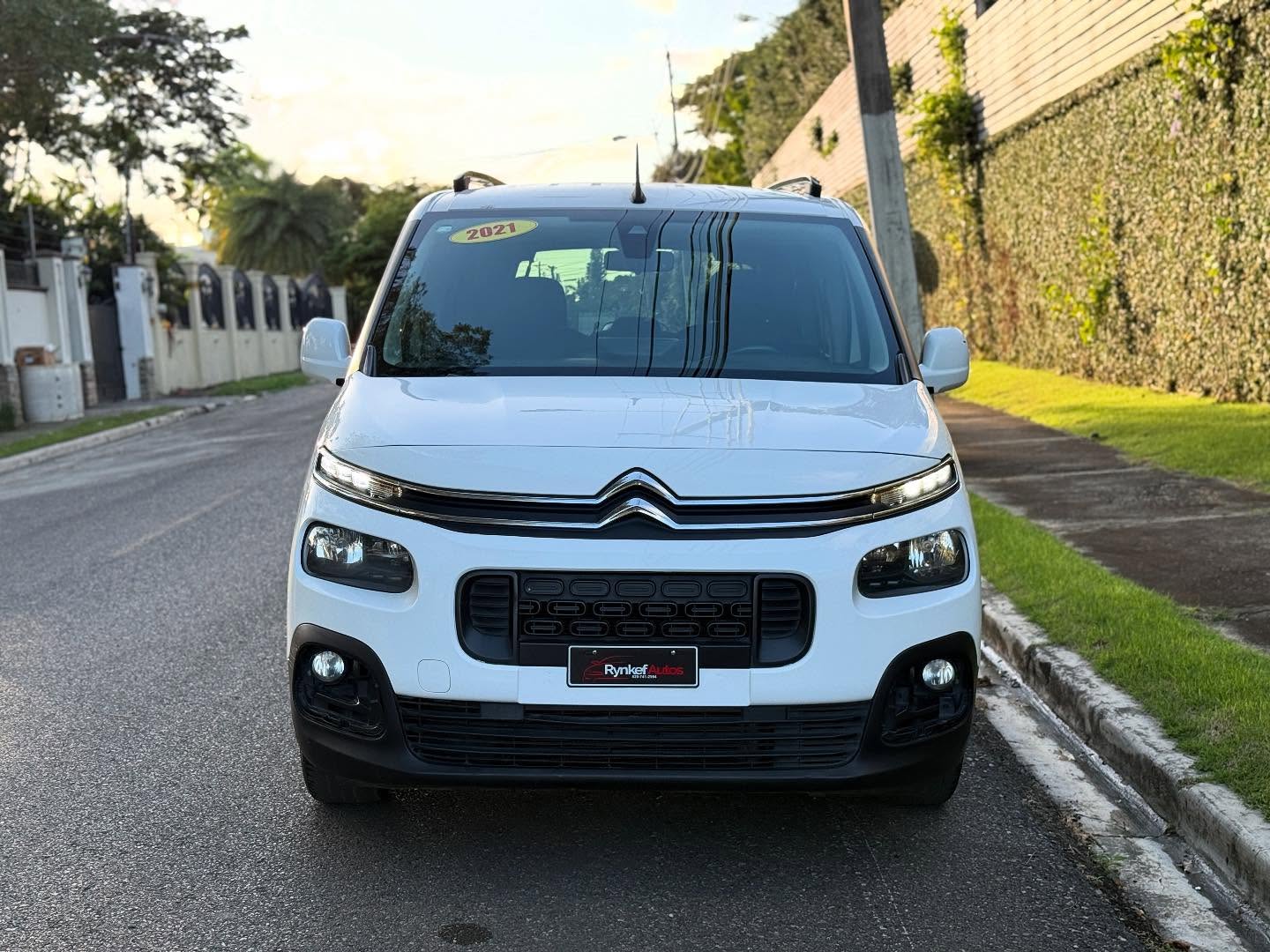 Citroen Berlingo Familiar 2021 Foto 7265736-3.jpg
