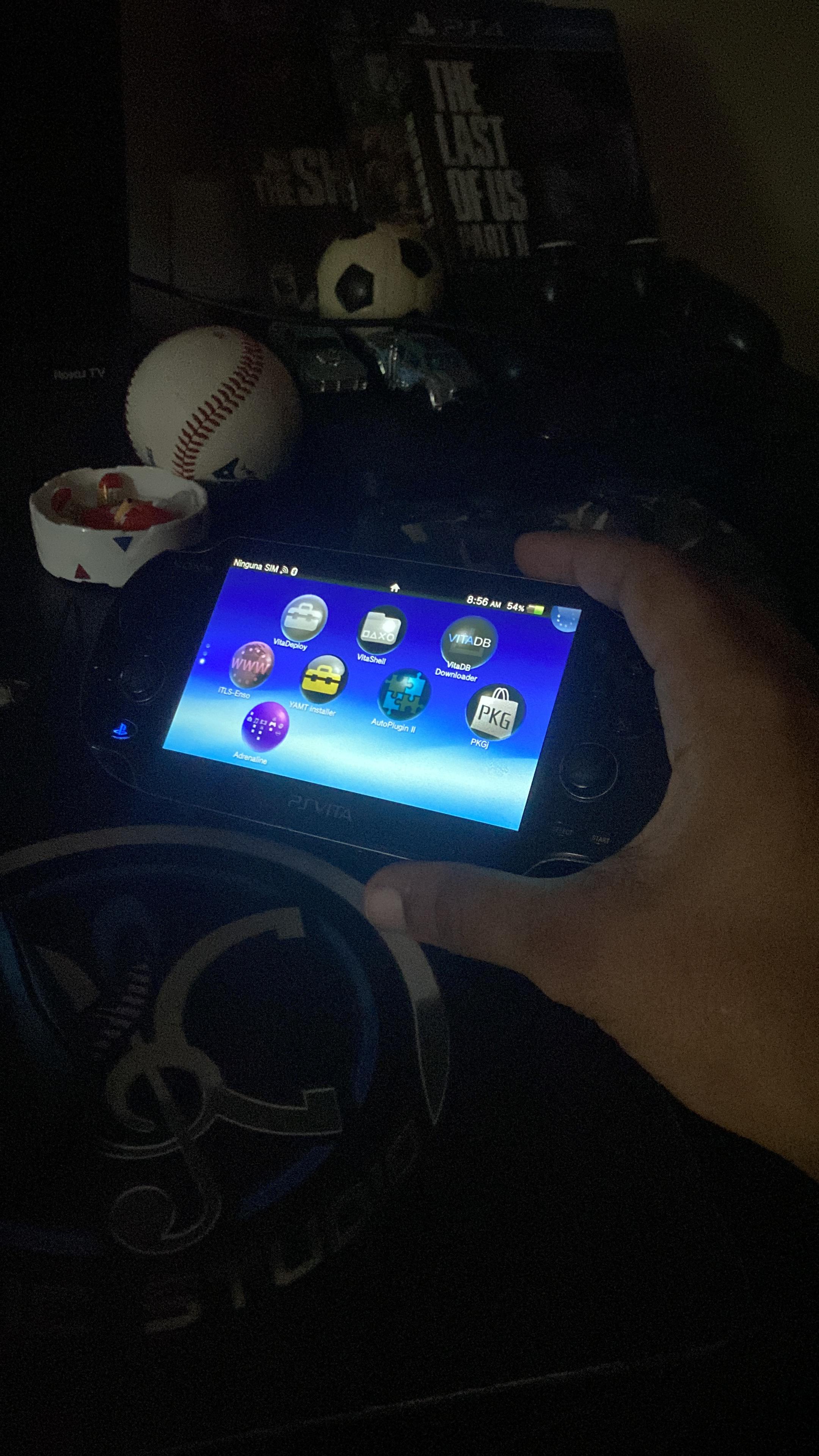 PsVita oled Hakeado con tienda y juegos Foto 7266032-8.jpg