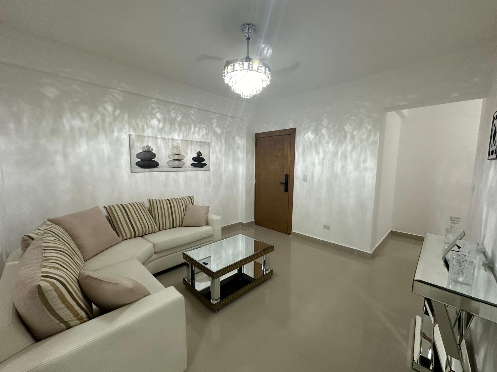 Segundo piso apartamento 145 m2  3 hab 3 baños 2 parqueos avenida inde Foto 7266047-3.jpg