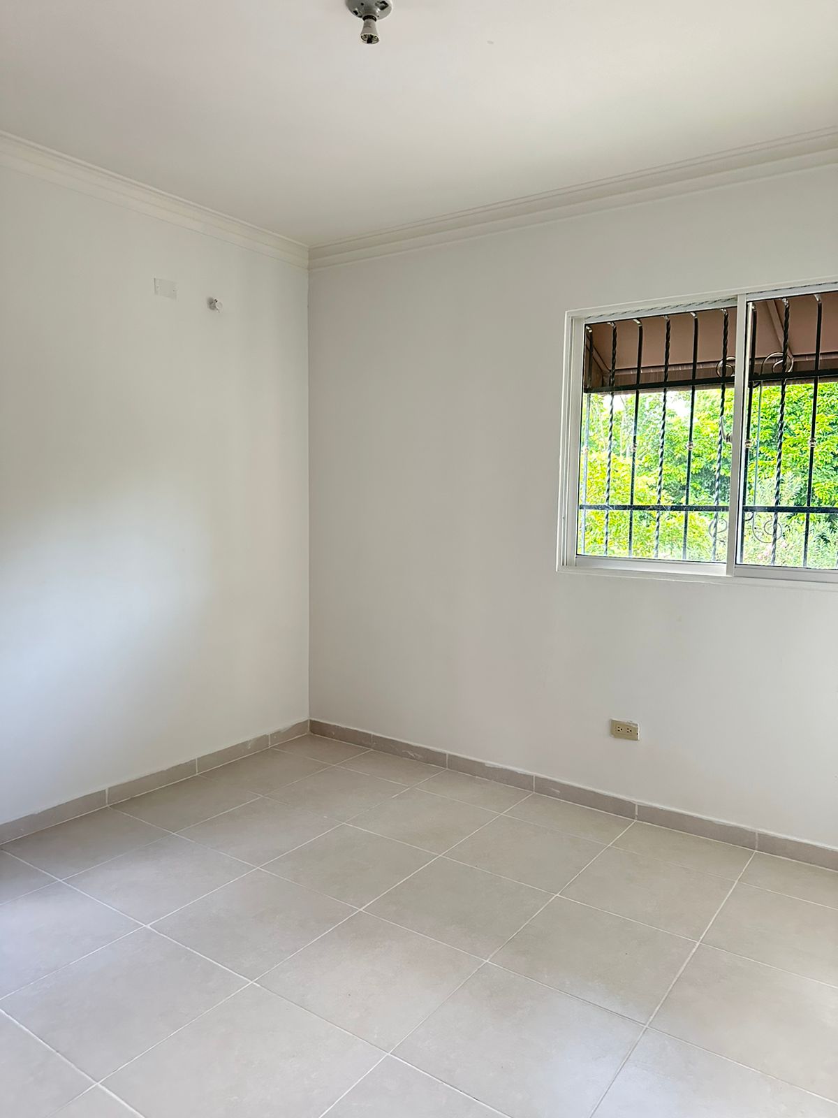 Santo Domingo Oeste  Se Encuentra Residencial monumental a 200 metro d Foto 7266143-11.jpg
