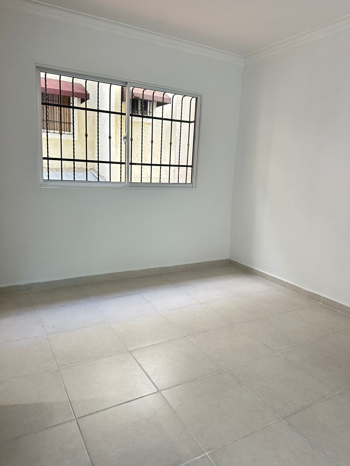 Santo Domingo Oeste  Se Encuentra Residencial monumental a 200 metro d Foto 7266143-3.jpg